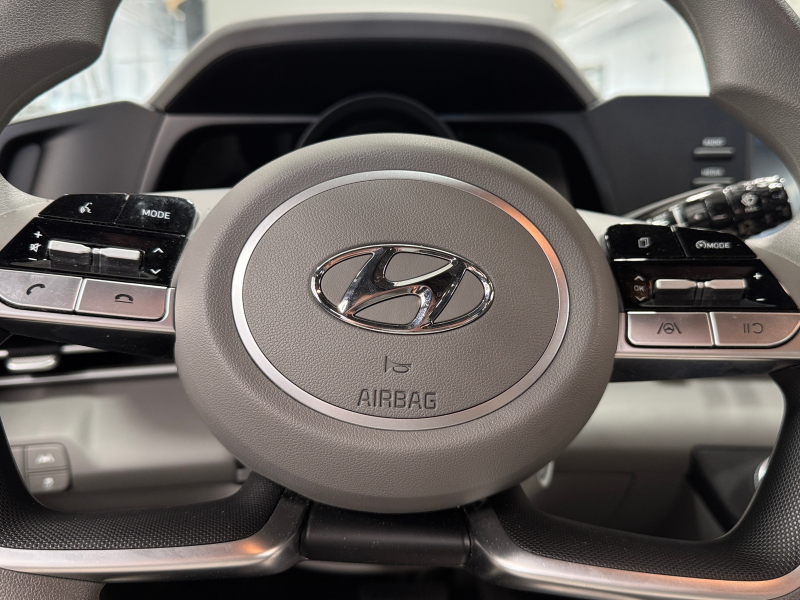 Thumbnail: 2023 Hyundai Elantra - 5