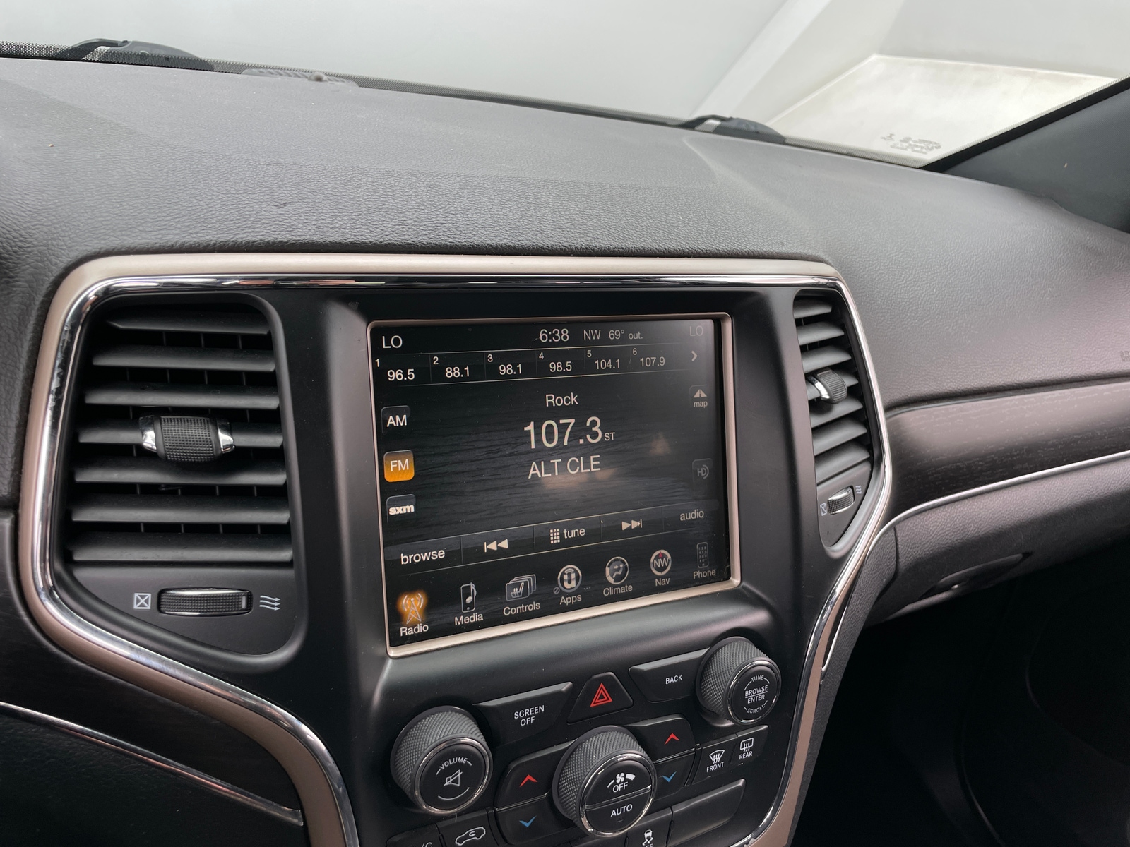 Thumbnail: 2014 Jeep Grand Cherokee - 3