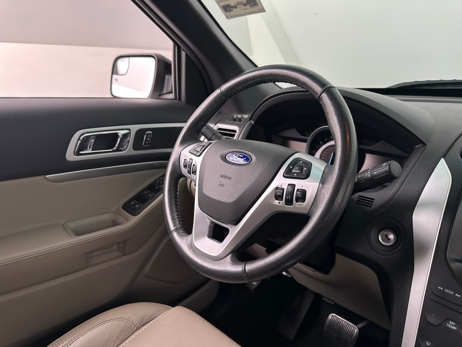 Thumbnail: 2015 Ford Explorer - 5