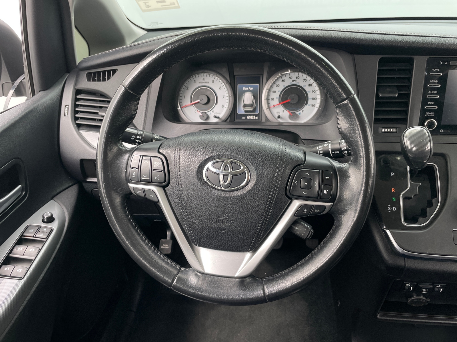 Thumbnail: 2018 Toyota Sienna - 4