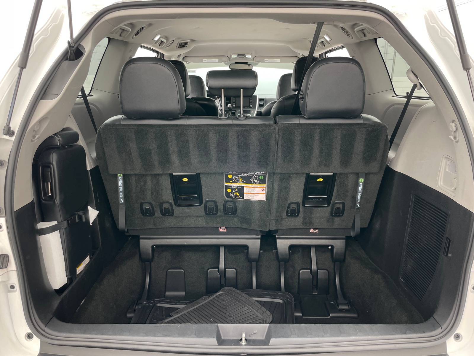 Thumbnail: 2018 Toyota Sienna - 6