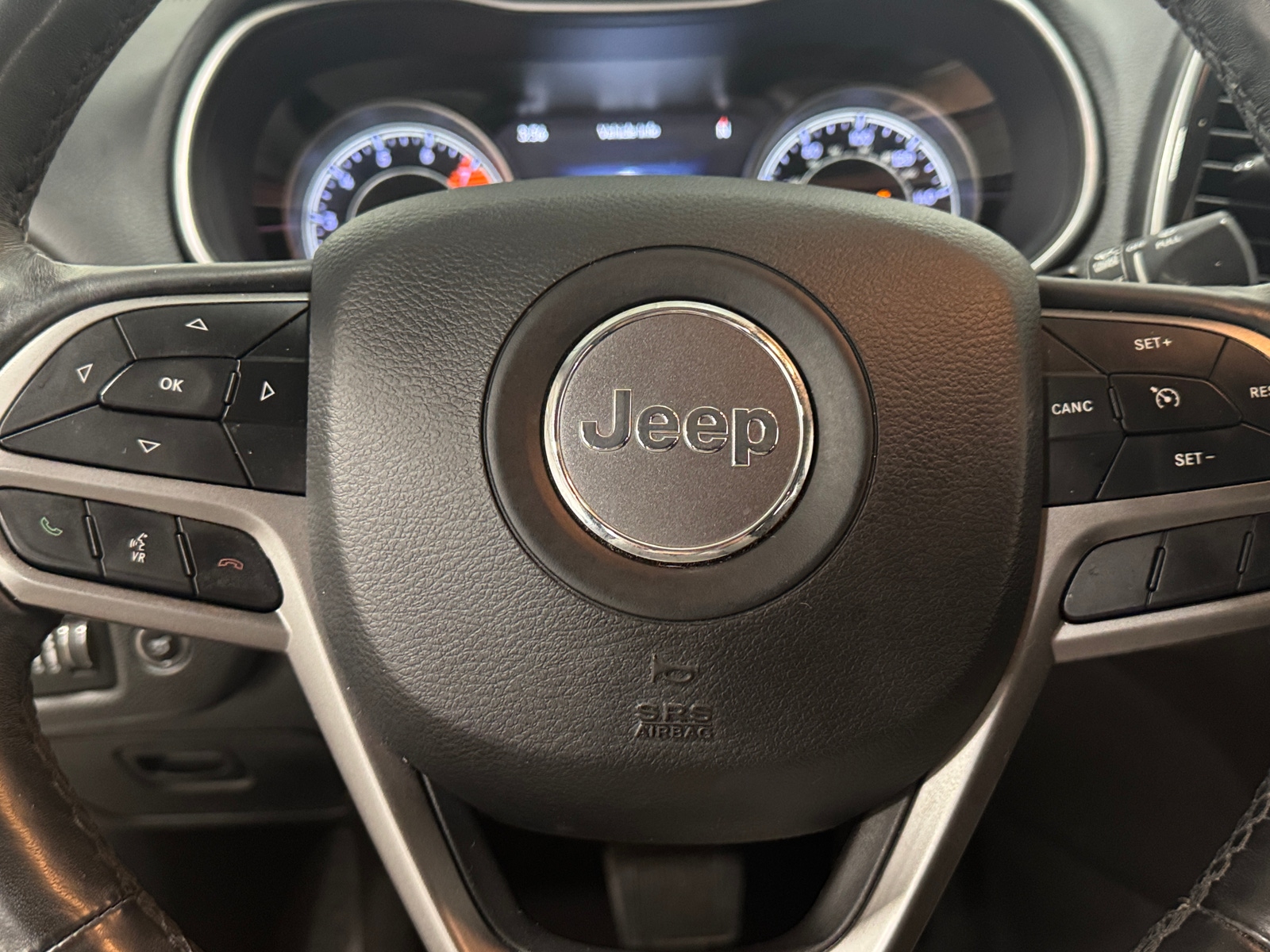 Thumbnail: 2019 Jeep Cherokee - 4