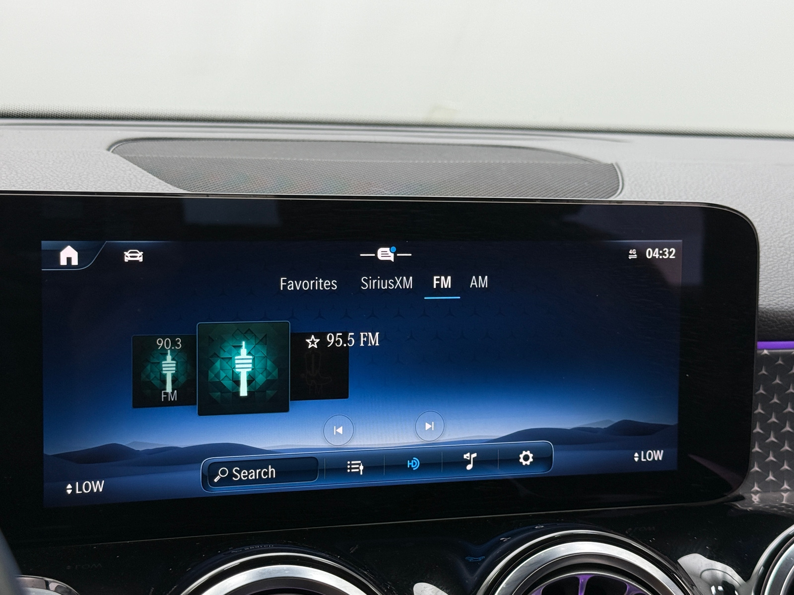 Thumbnail: 2024 Mercedes-Benz GLB - 3