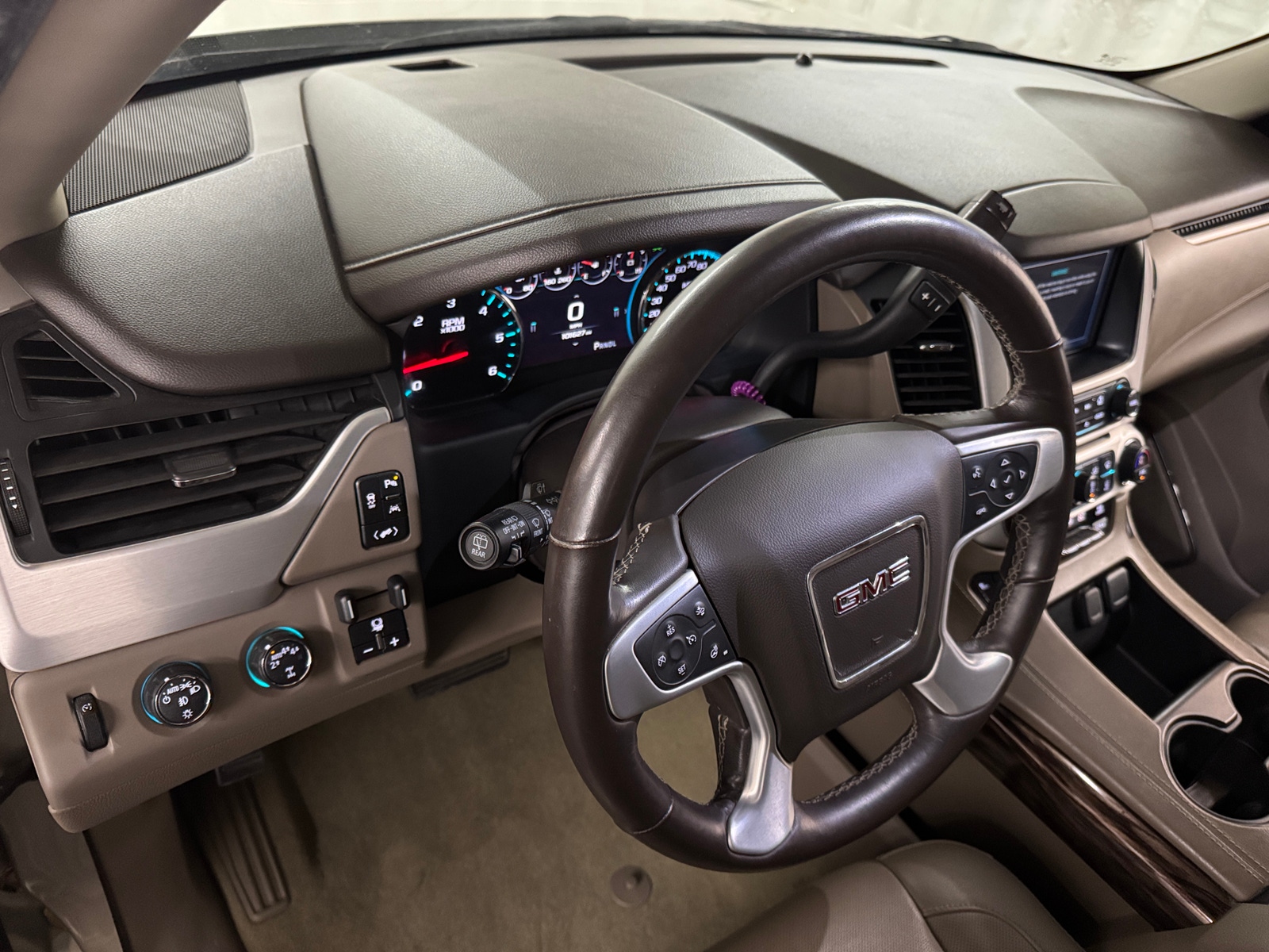 Thumbnail: 2017 GMC Yukon XL - 2