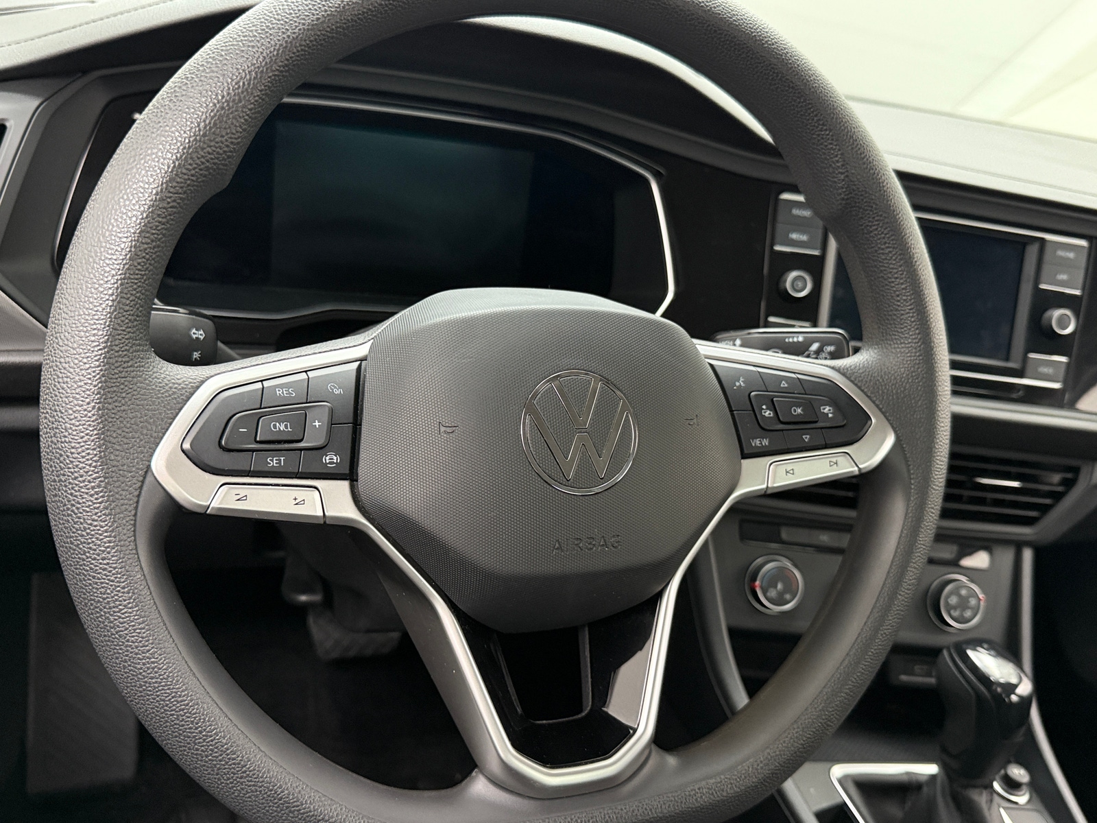 Thumbnail: 2022 Volkswagen Jetta - 5