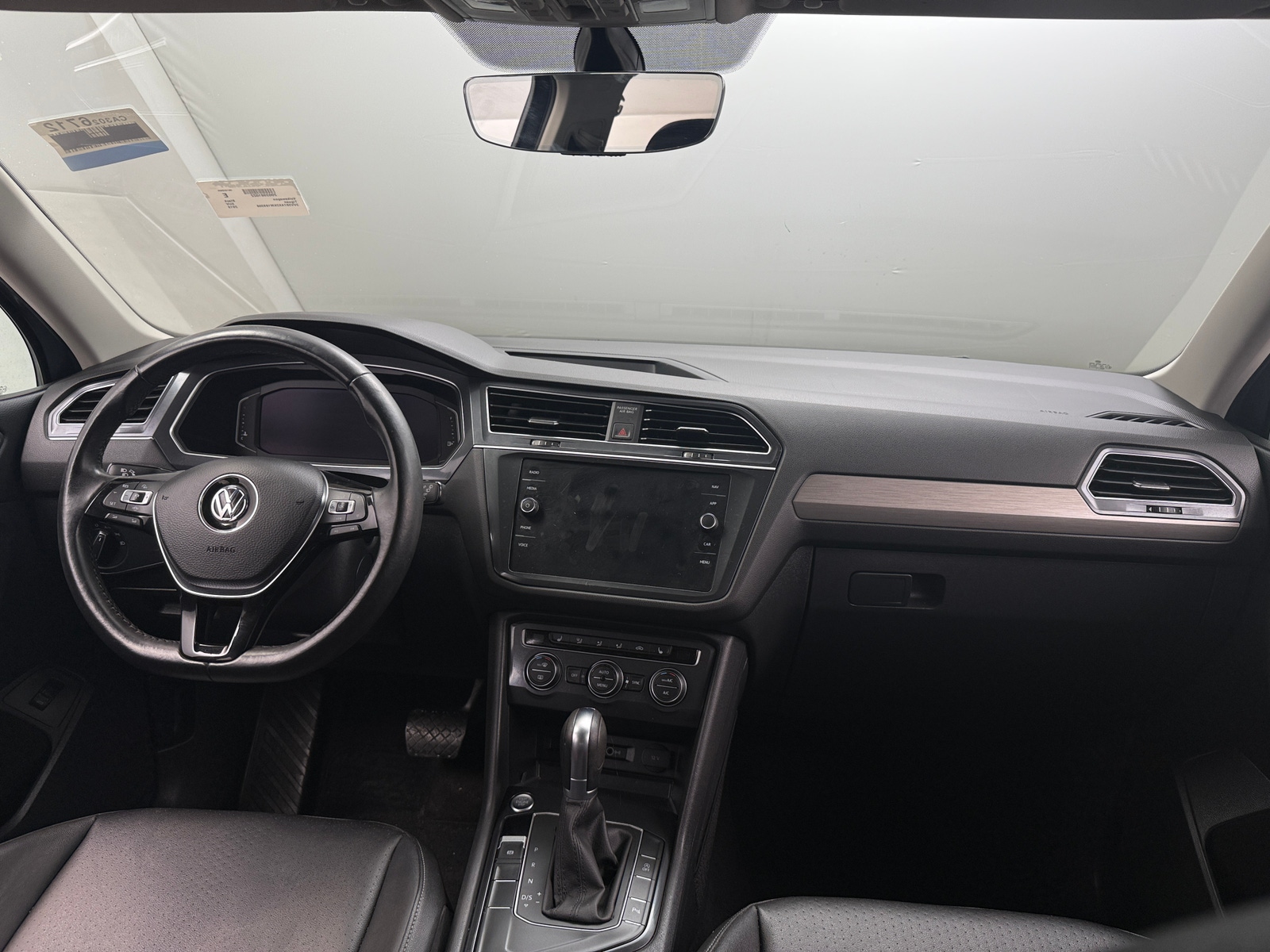 Thumbnail: 2019 Volkswagen Tiguan - 2