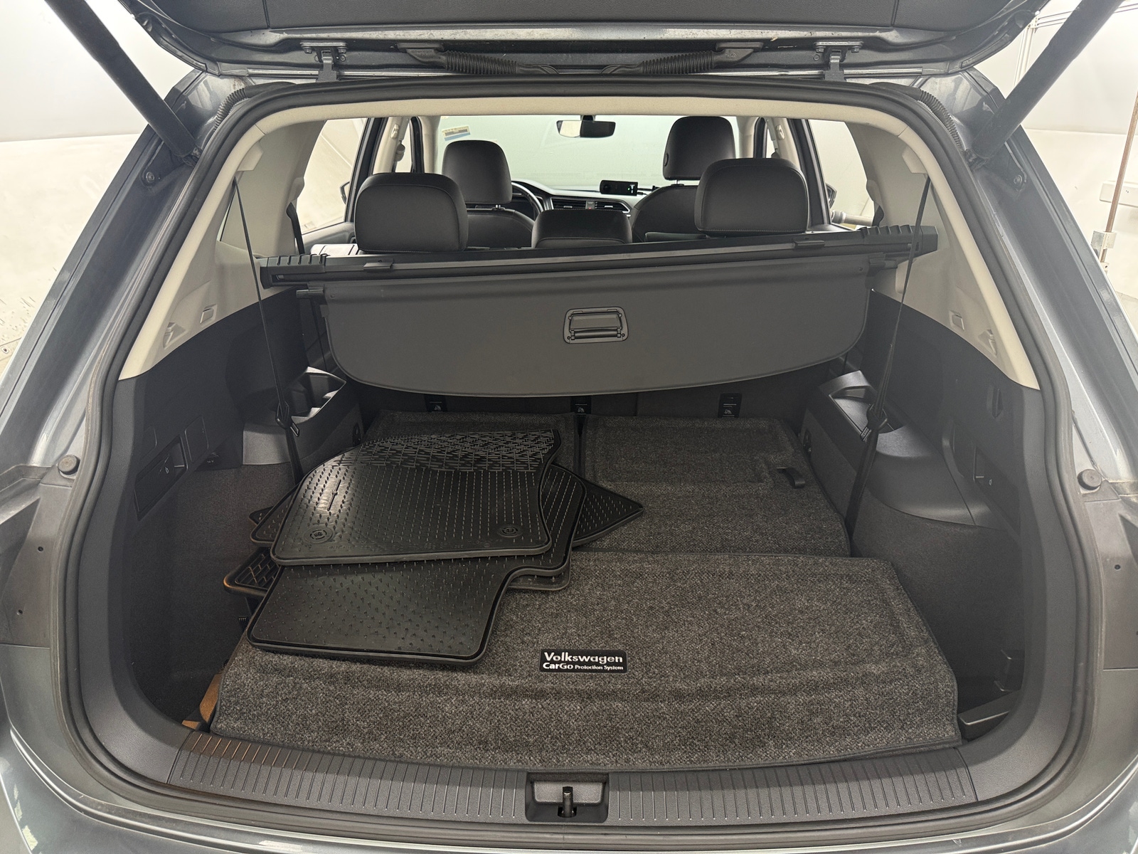 Thumbnail: 2019 Volkswagen Tiguan - 6