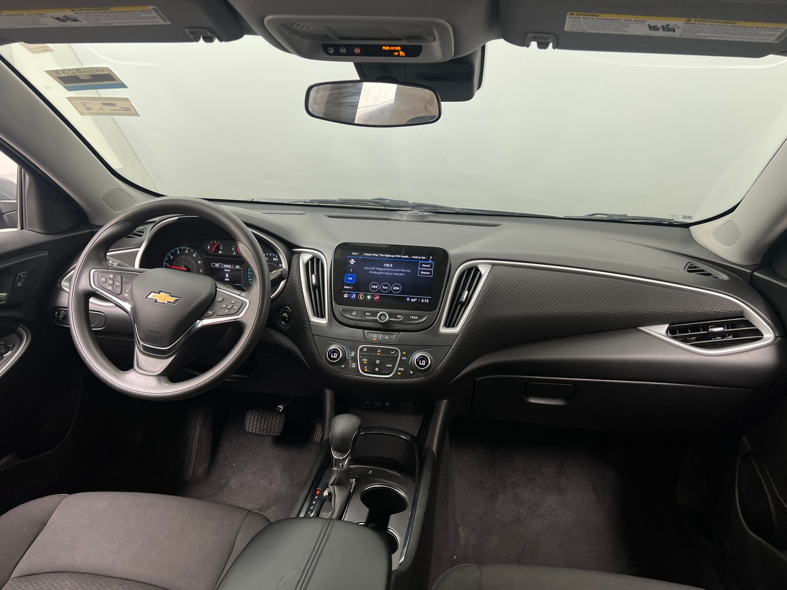 Thumbnail: 2023 Chevrolet Malibu - 3
