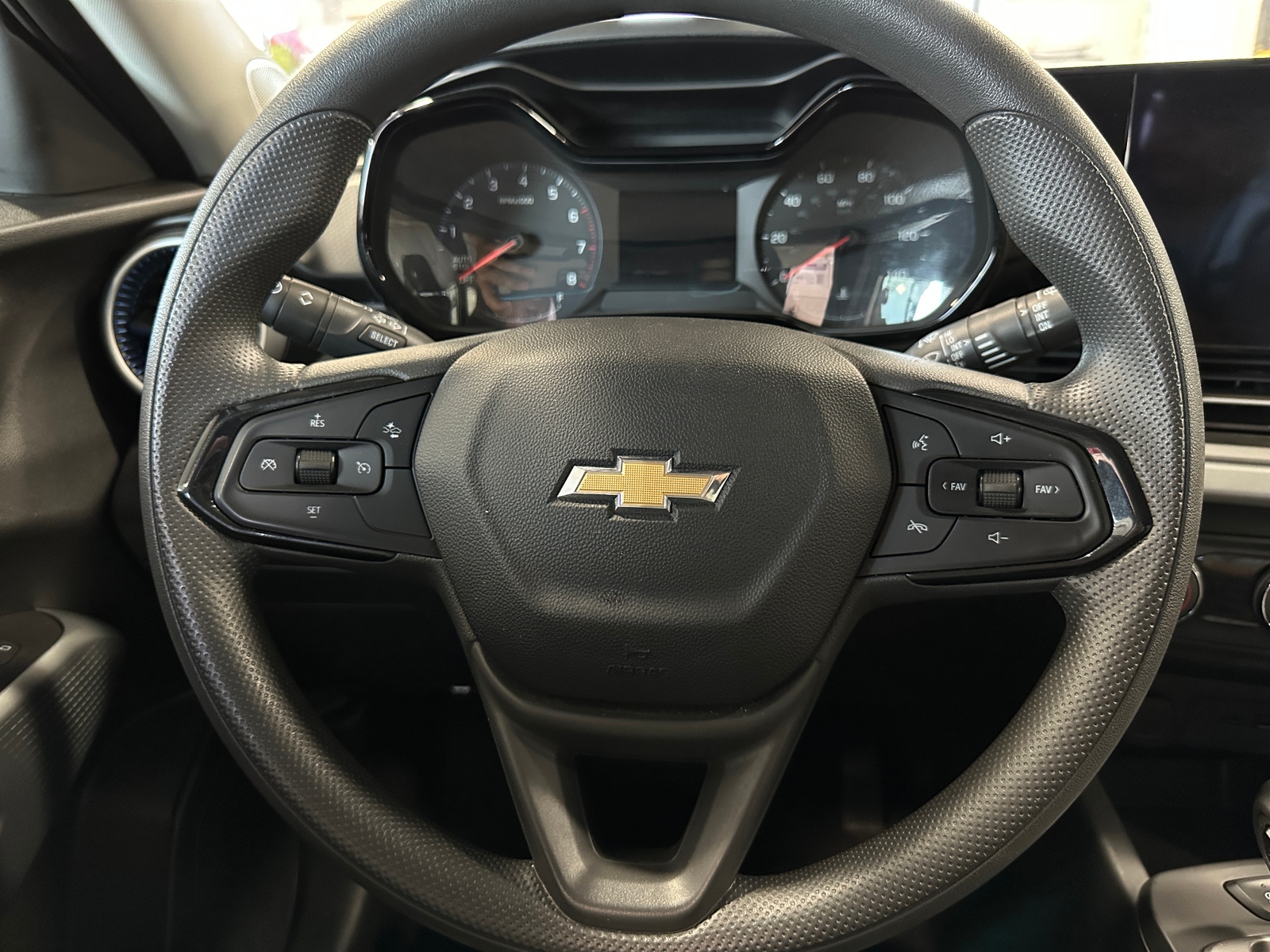 Thumbnail: 2025 Chevrolet Trax - 5