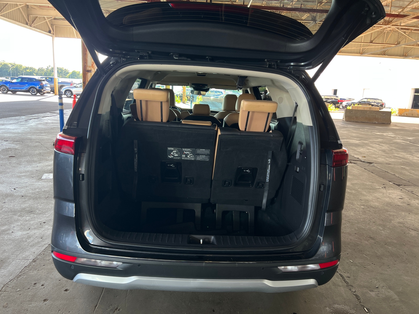 Thumbnail: 2024 Kia Carnival - 6