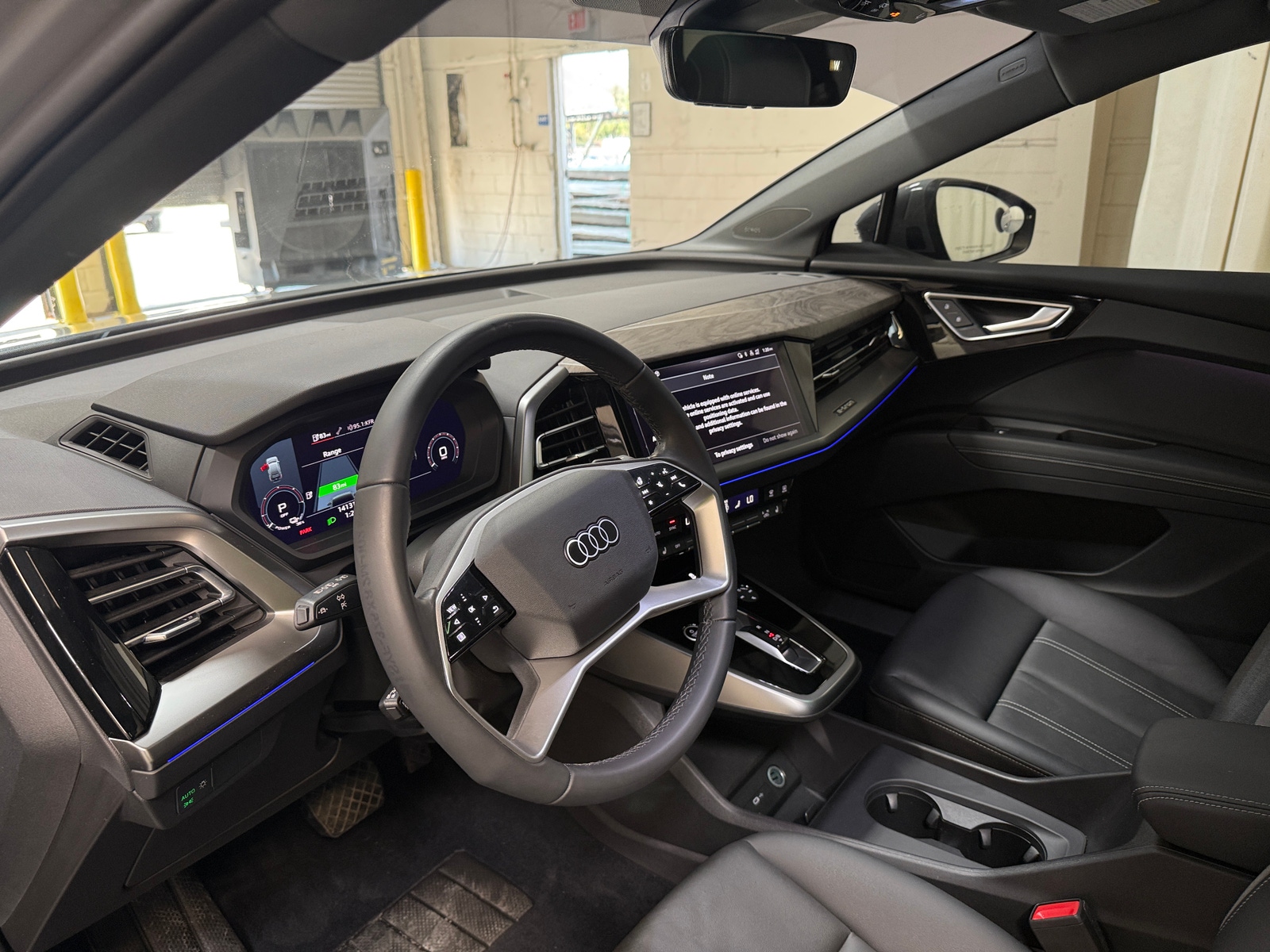 Thumbnail: 2023 Audi Q4 e-tron - 2