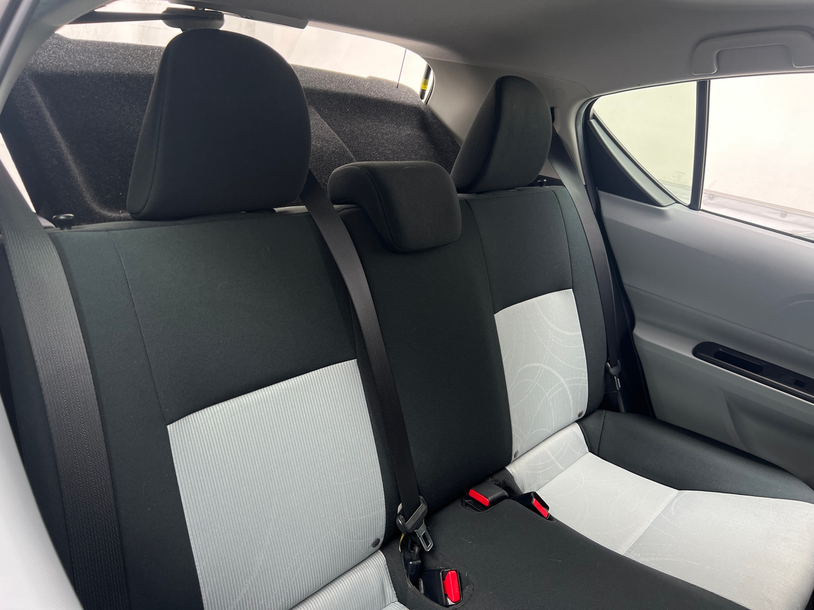 Thumbnail: 2014 Toyota Prius c - 6