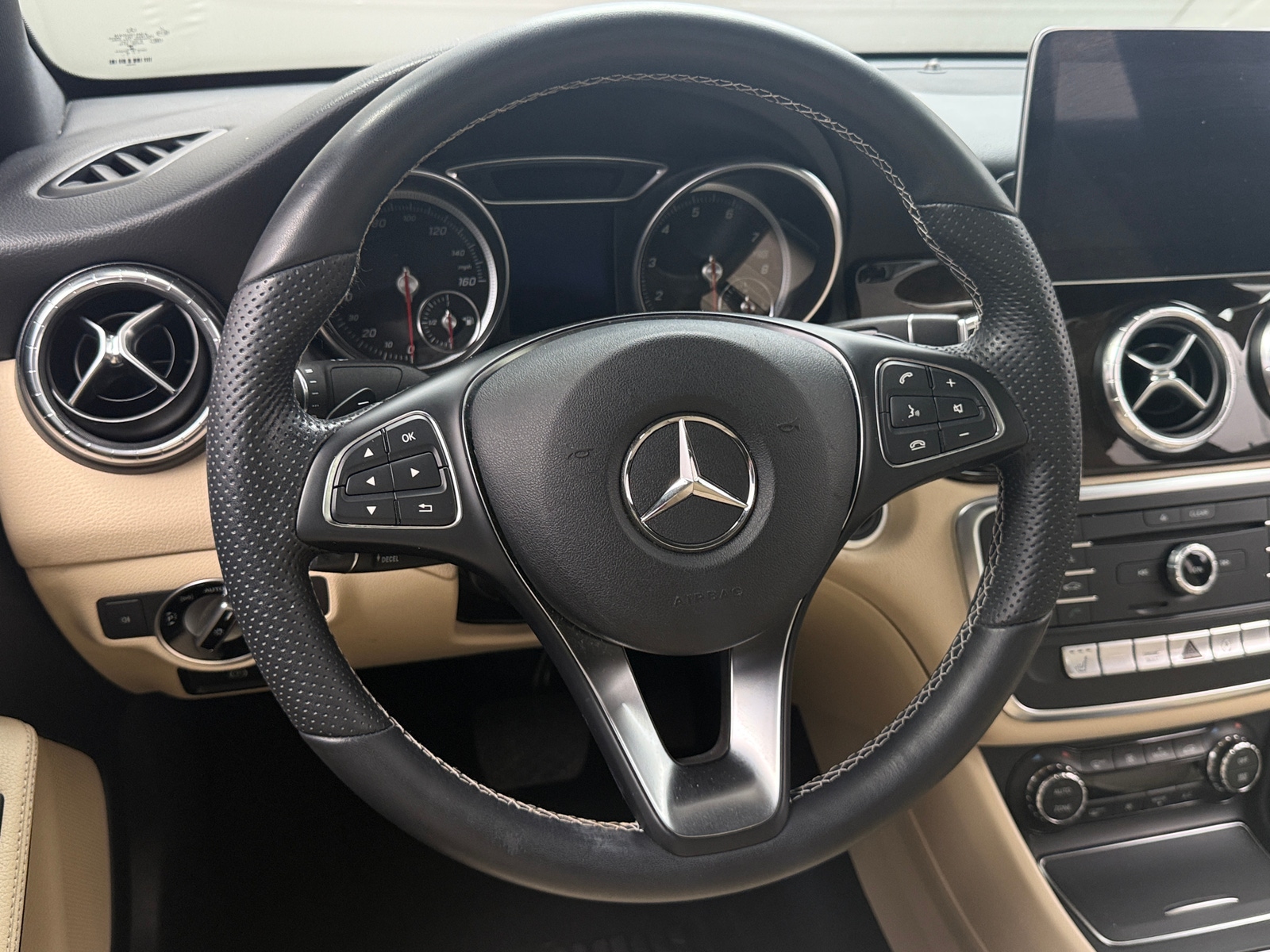 Thumbnail: 2019 Mercedes-Benz CLA - 4