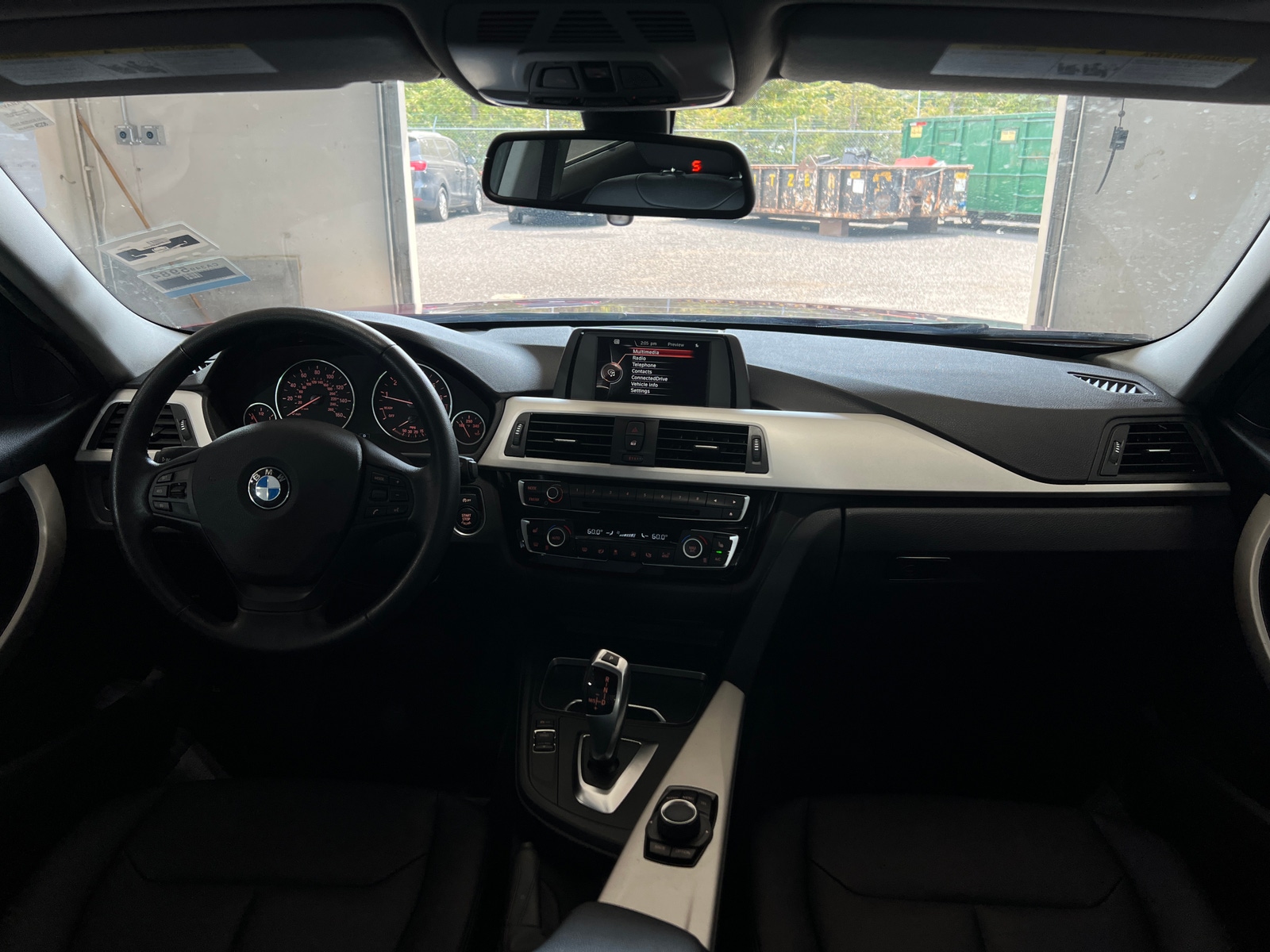 Thumbnail: 2016 BMW 3 Series - 2