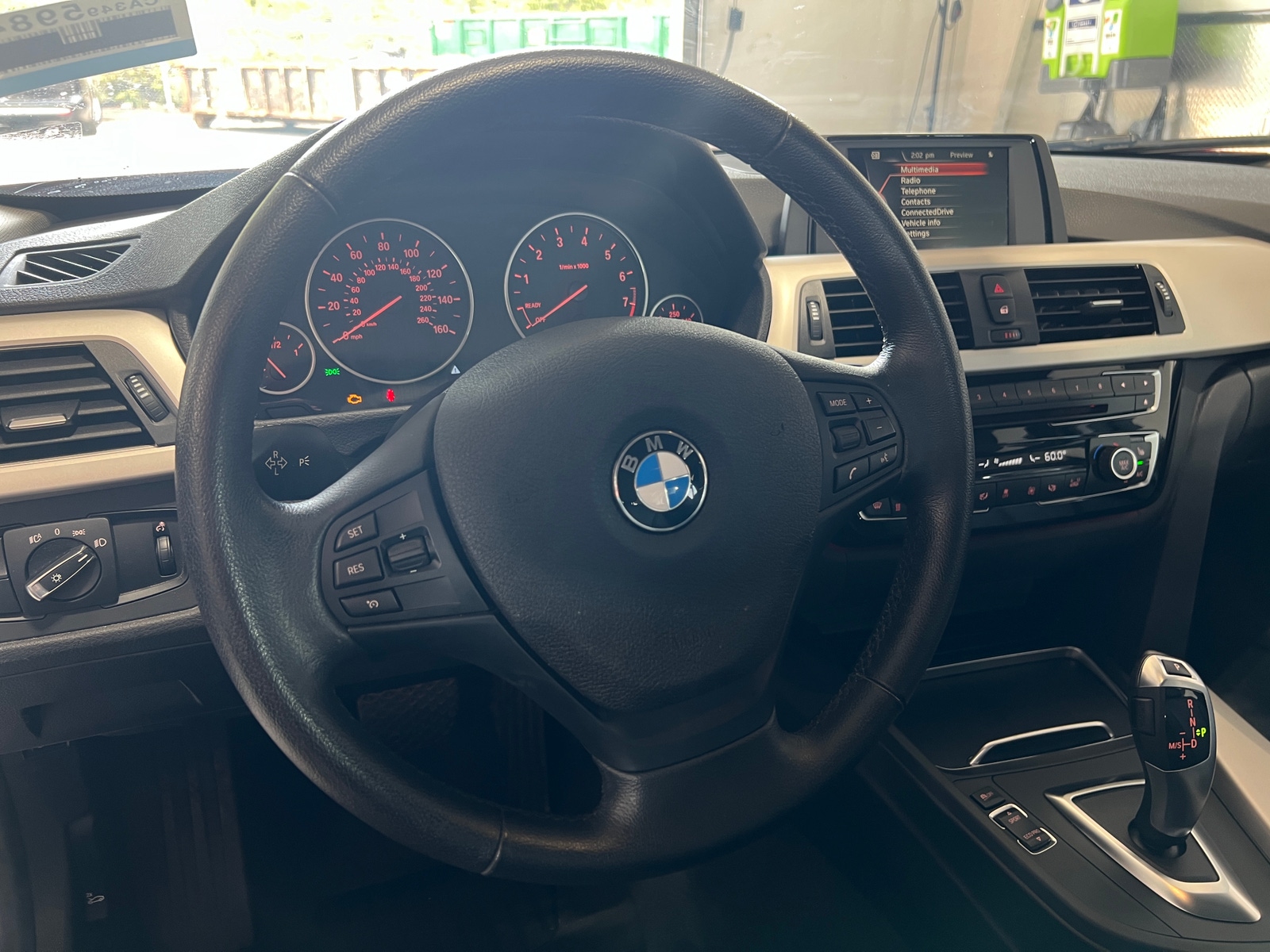 Thumbnail: 2016 BMW 3 Series - 4