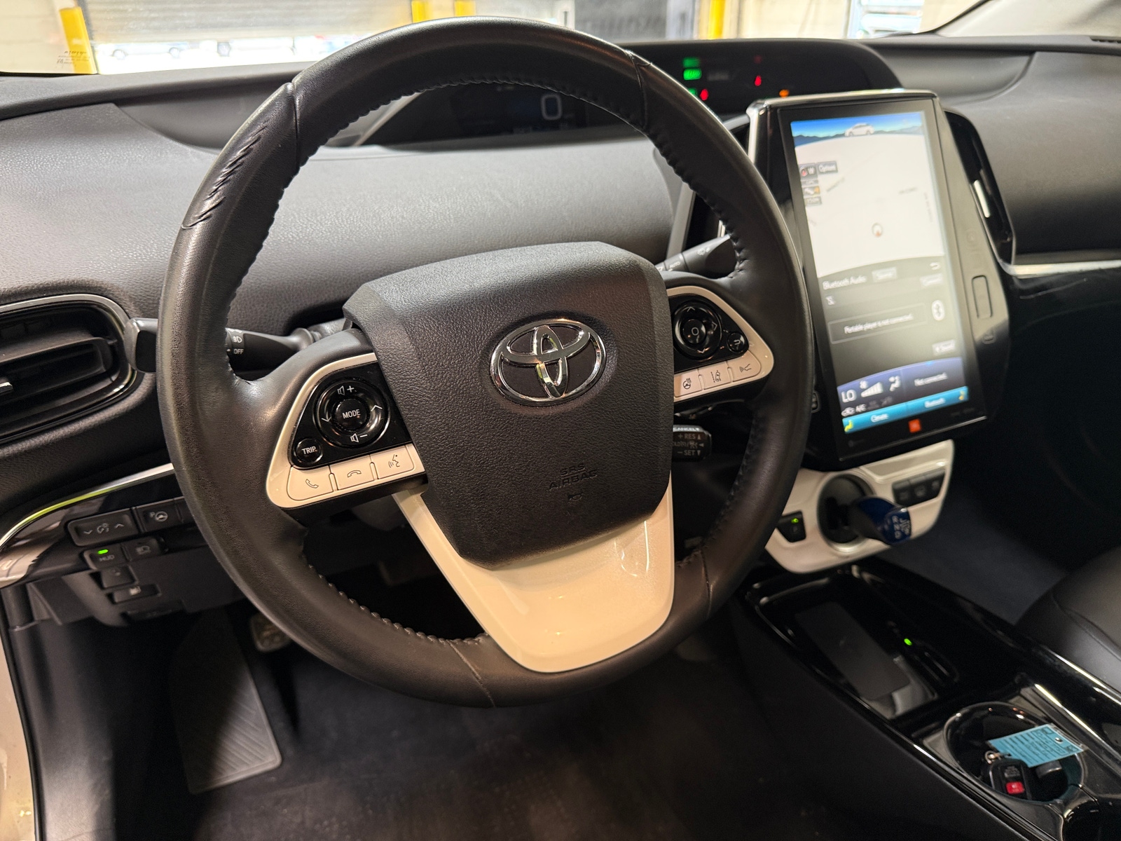 Thumbnail: 2017 Toyota Prius Prime - 5