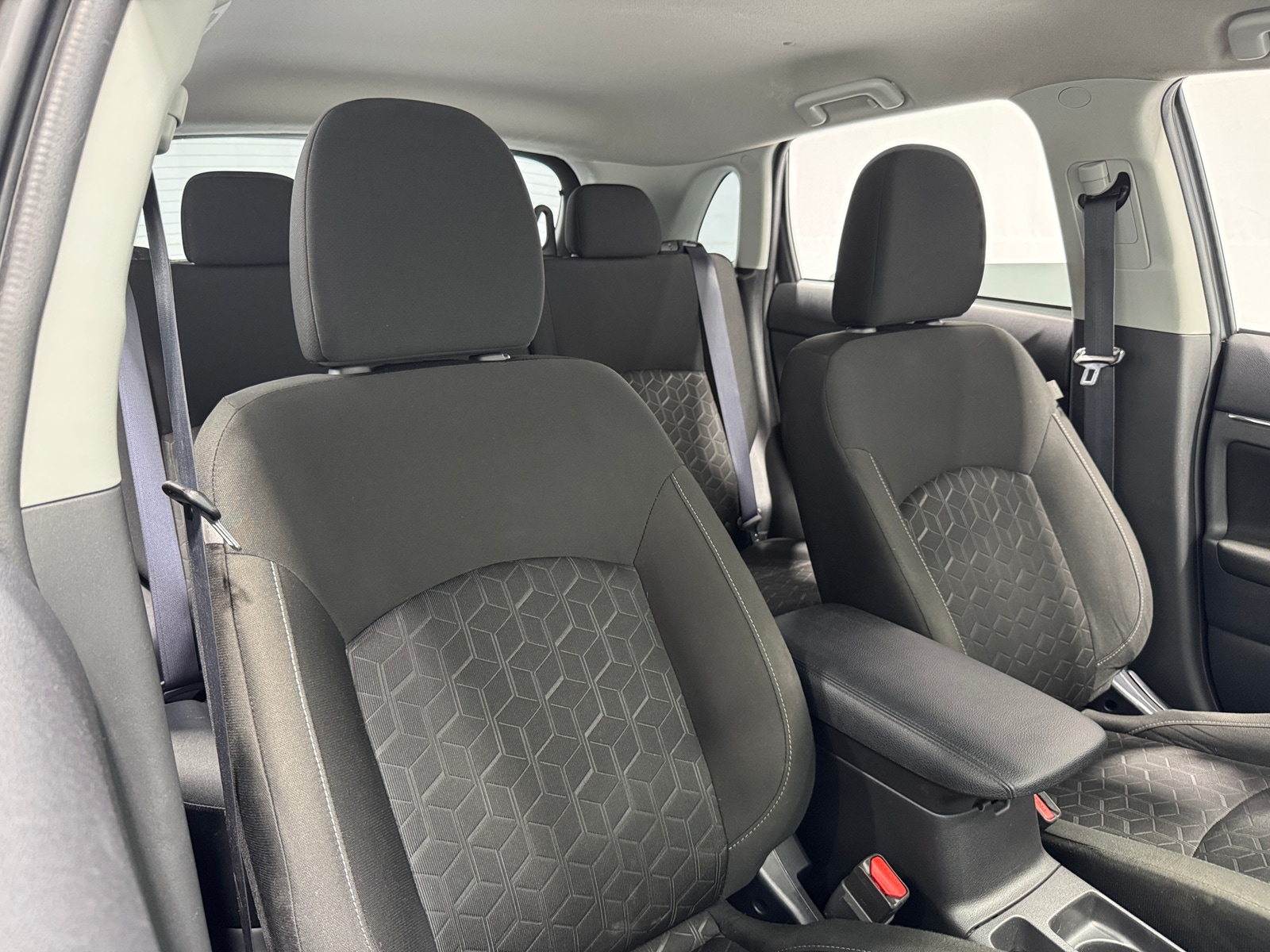 Thumbnail: 2020 Mitsubishi Outlander Sport - 2