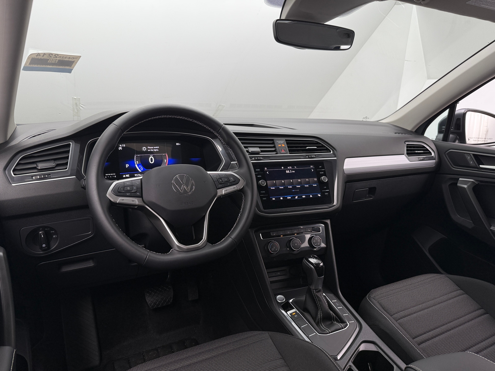Thumbnail: 2024 Volkswagen Tiguan - 3