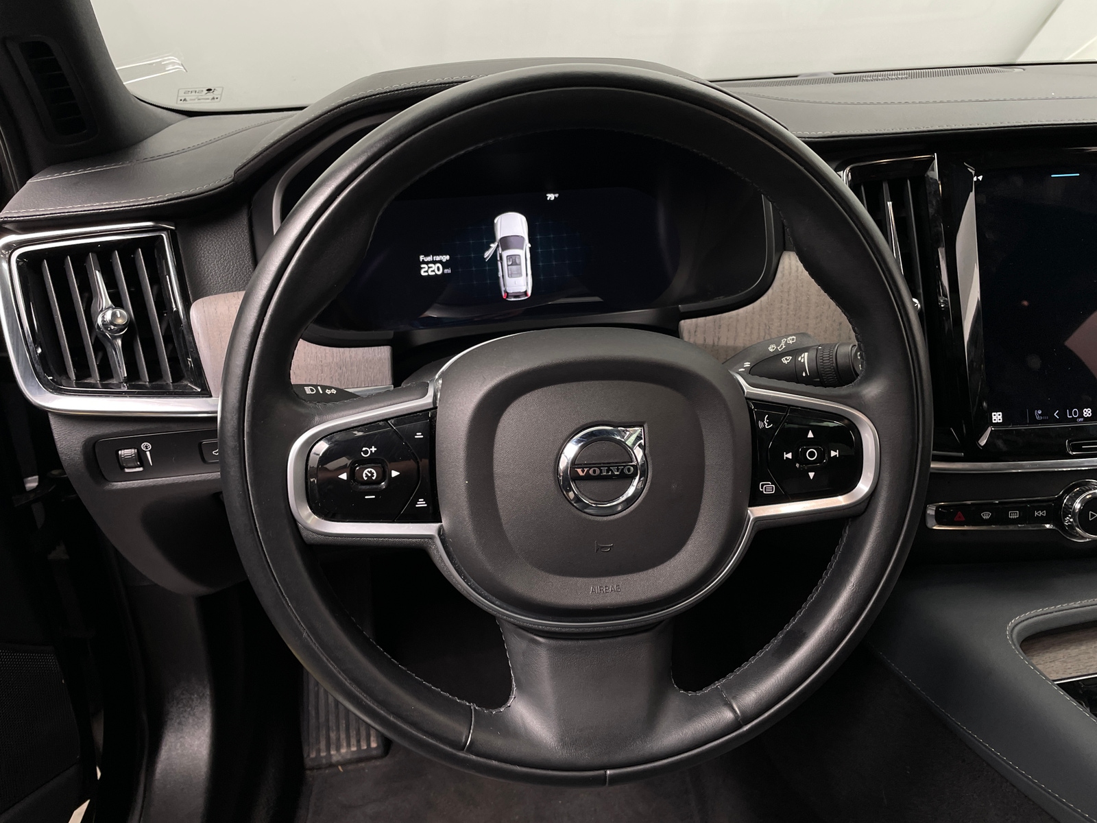 Thumbnail: 2022 Volvo V90 - 4