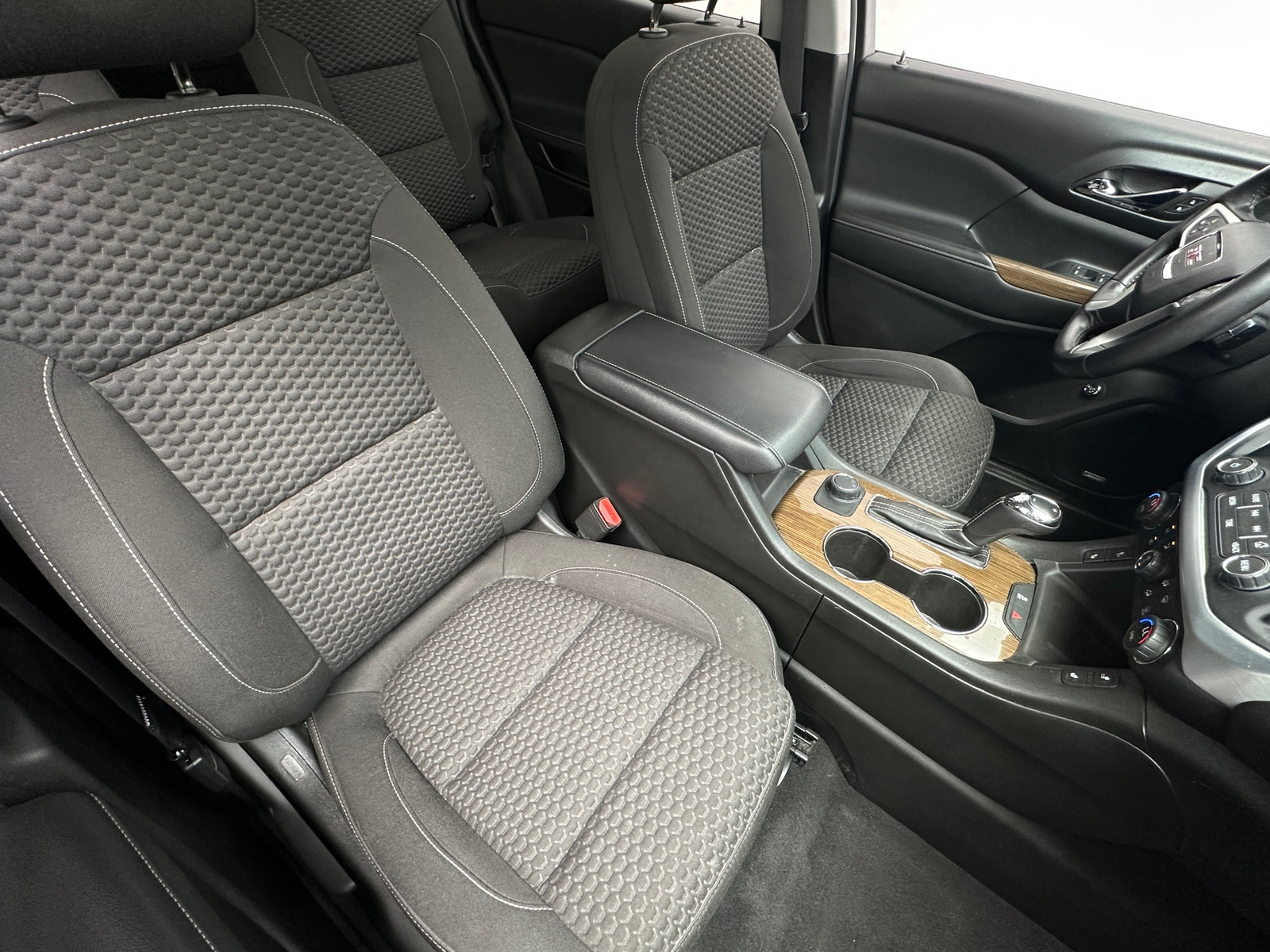 Thumbnail: 2017 GMC Acadia - 2
