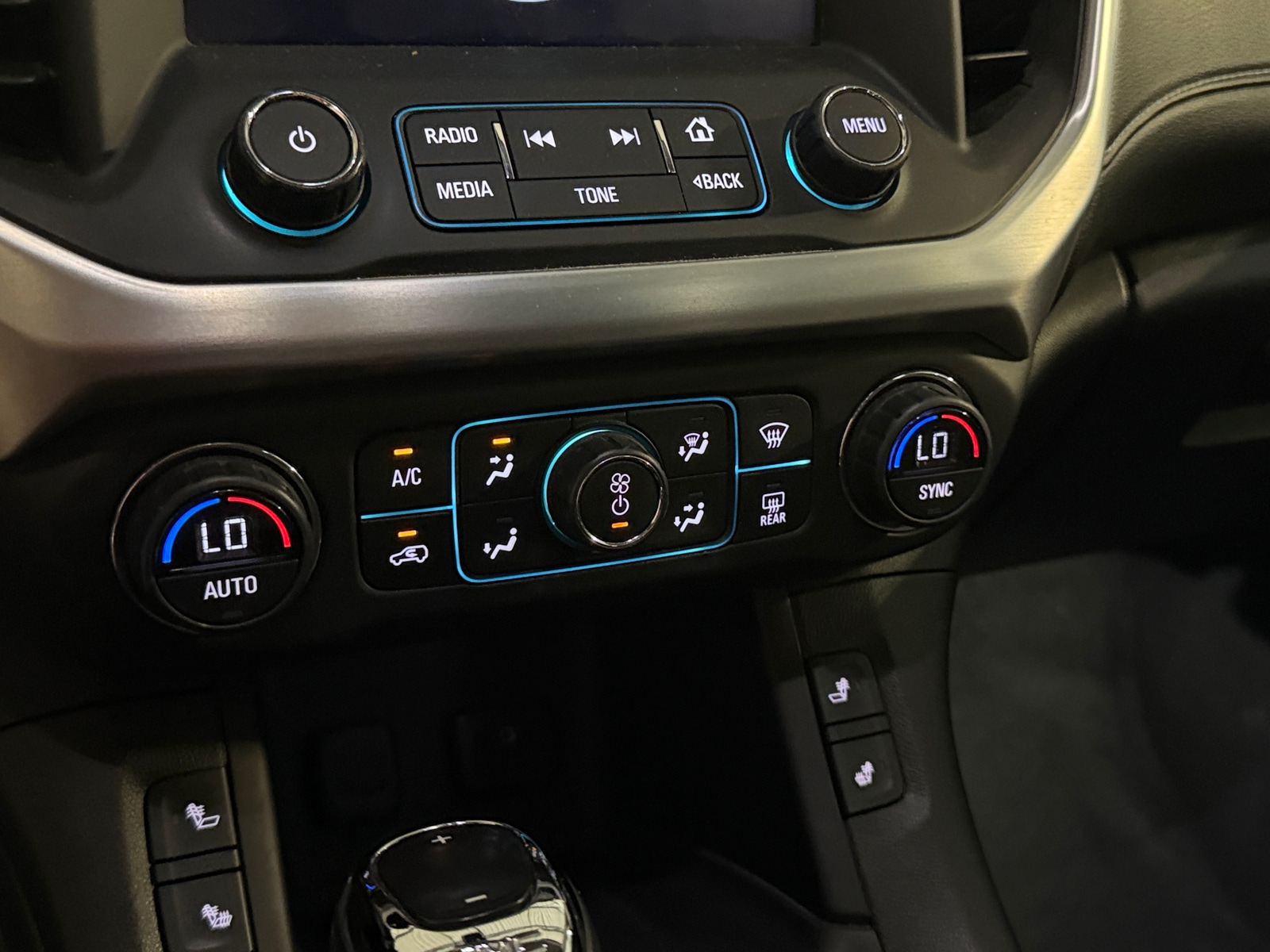 Thumbnail: 2017 GMC Acadia - 4
