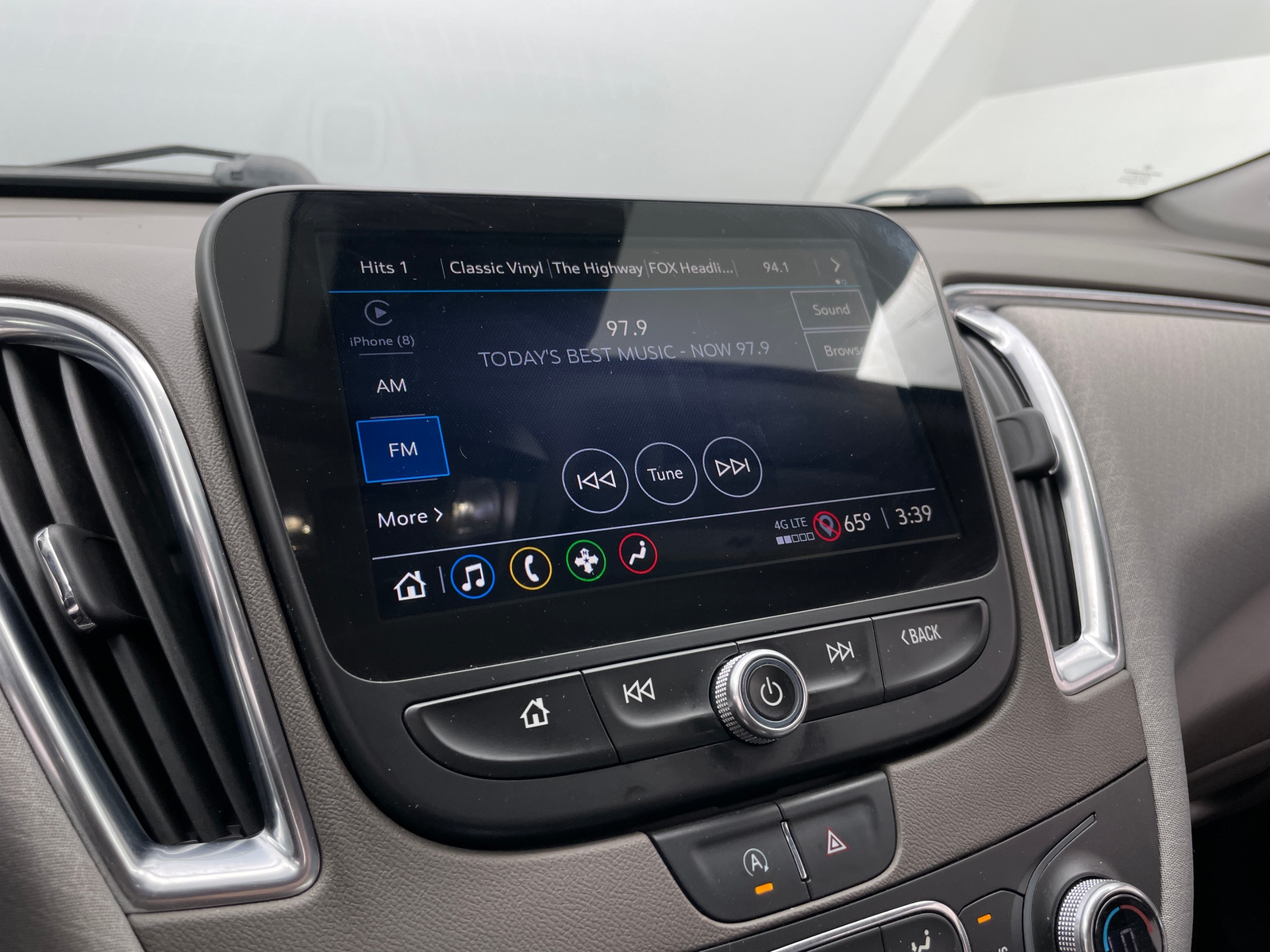 Thumbnail: 2021 Chevrolet Malibu - 4