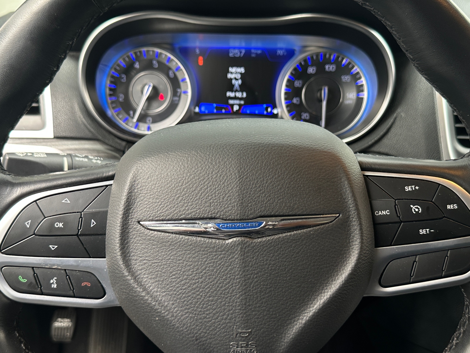 Thumbnail: 2021 Chrysler 300 - 4