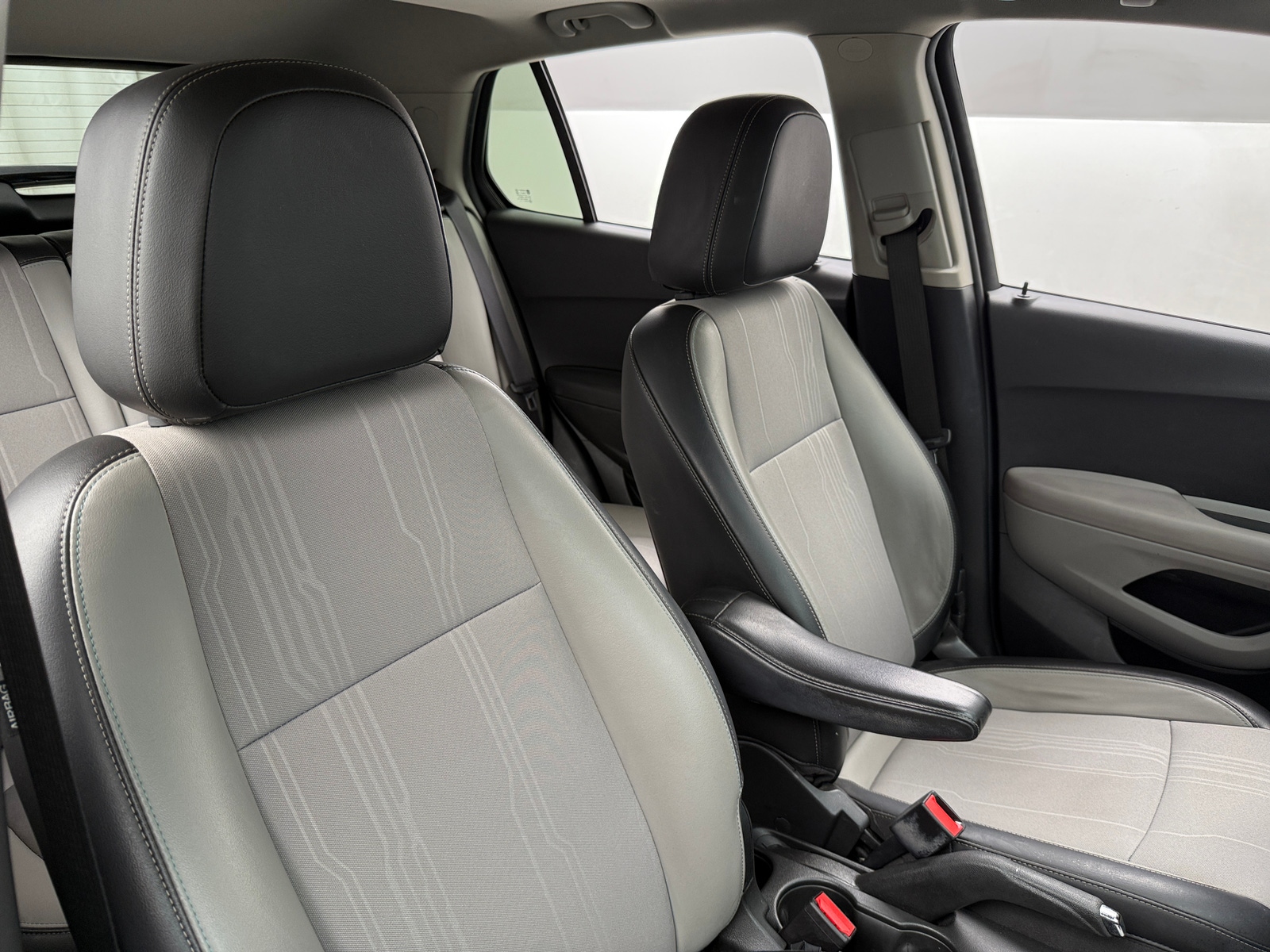 Thumbnail: 2016 Chevrolet Trax - 2