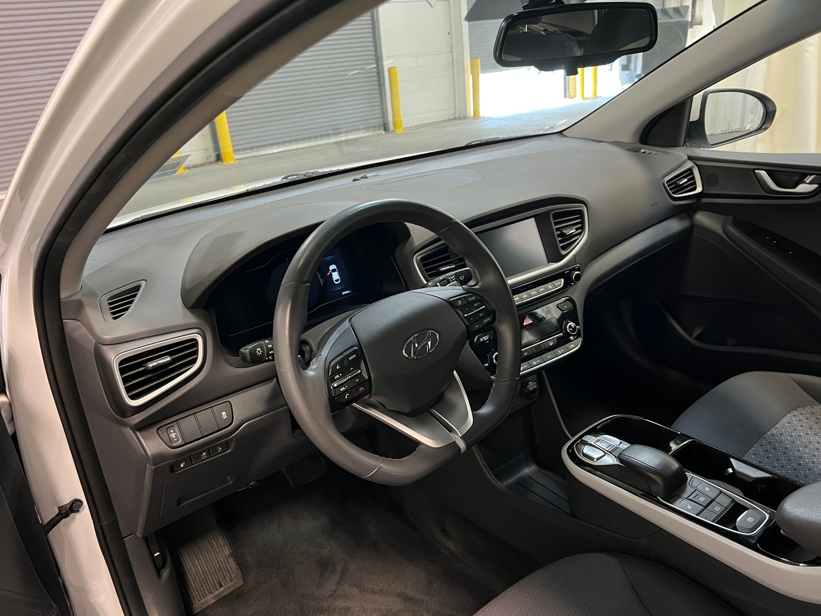 Thumbnail: 2019 Hyundai Ioniq - 3