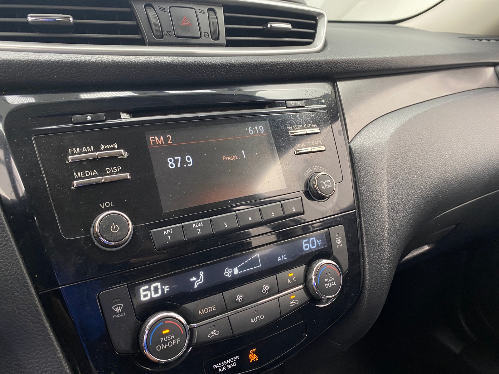 Thumbnail: 2016 Nissan Rogue - 4
