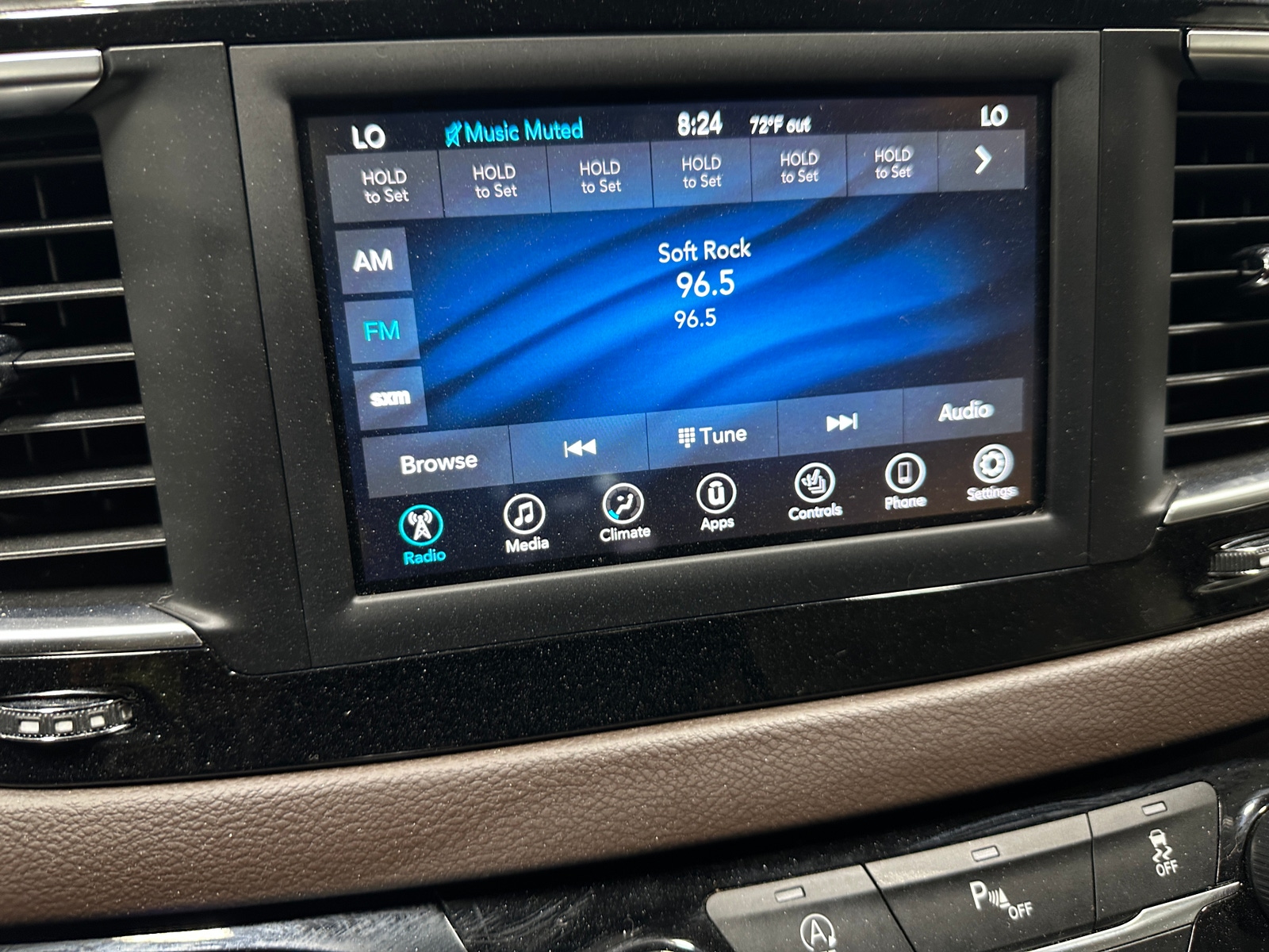 Thumbnail: 2020 Chrysler Pacifica - 3