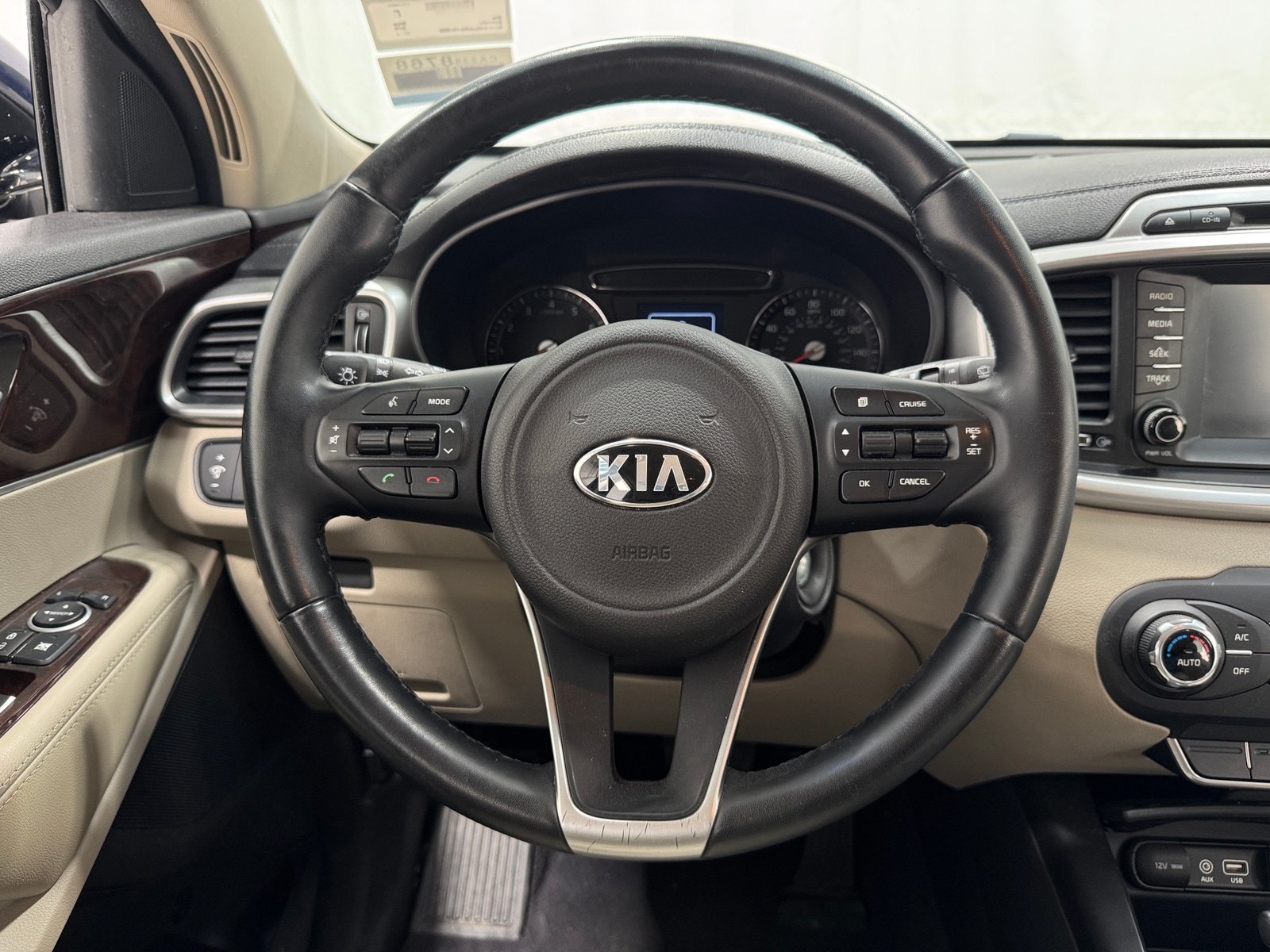 Thumbnail: 2017 Kia Sorento - 5