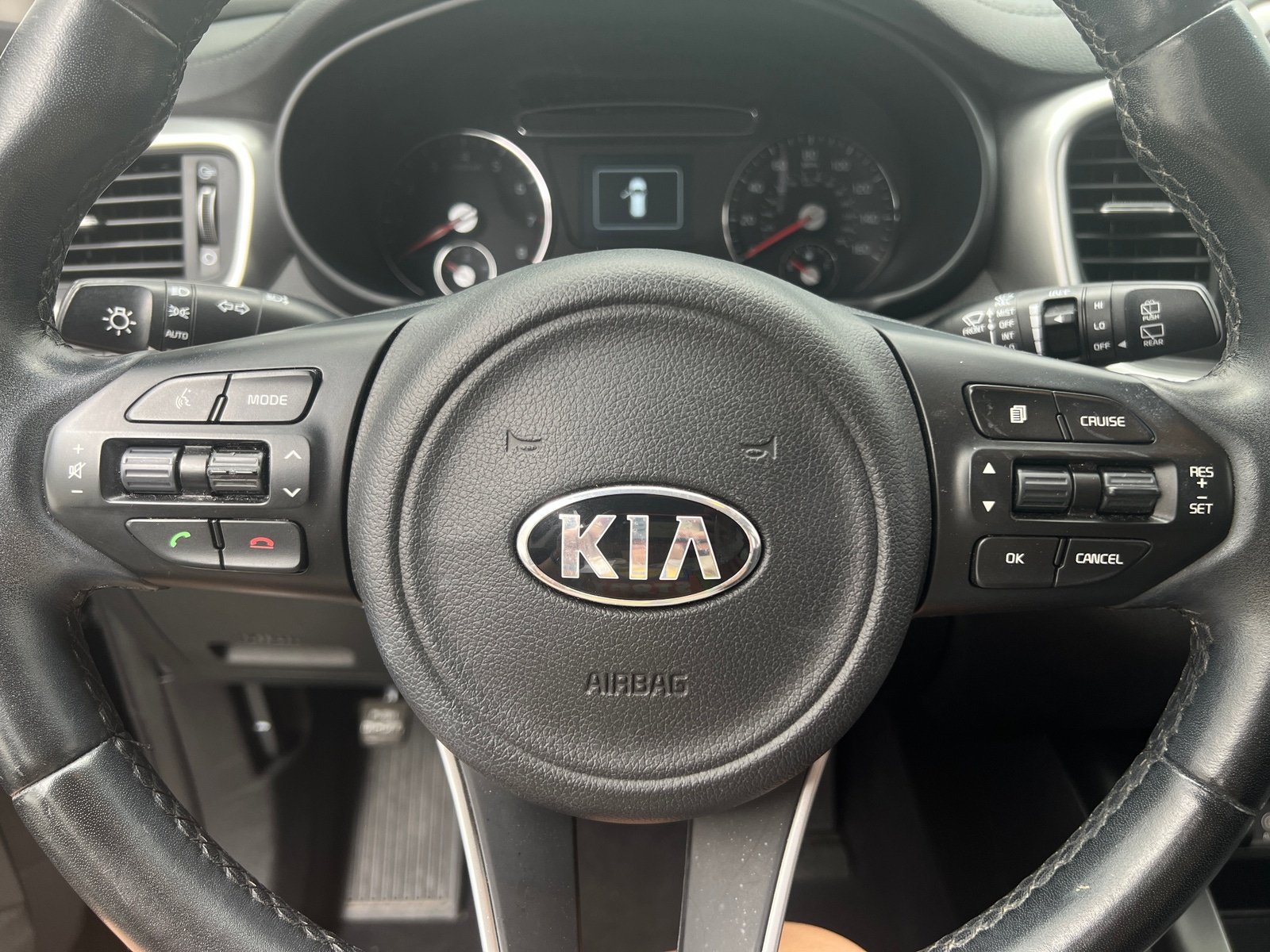 Thumbnail: 2017 Kia Sorento - 5