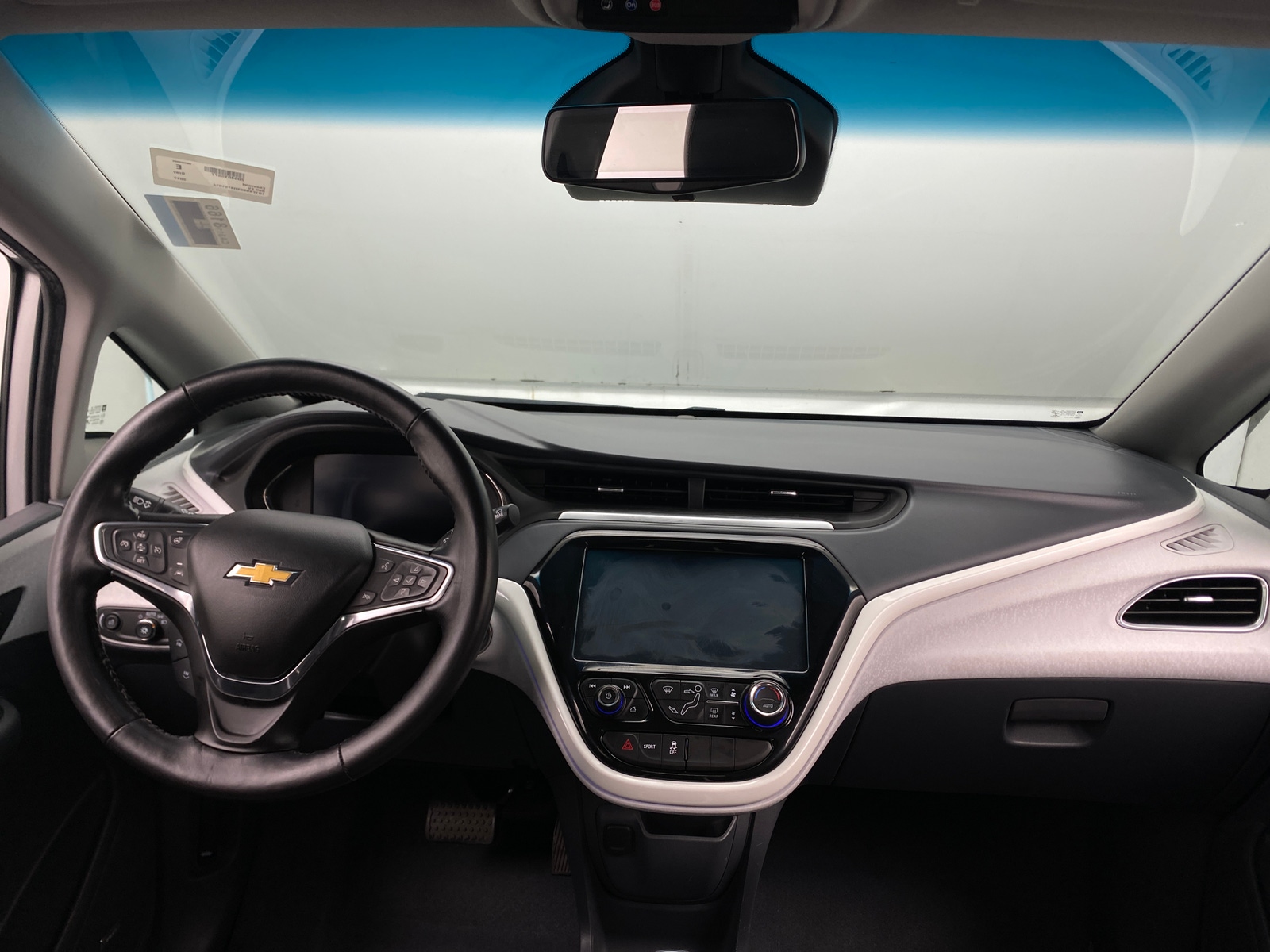 Thumbnail: 2017 Chevrolet Bolt EV - 2