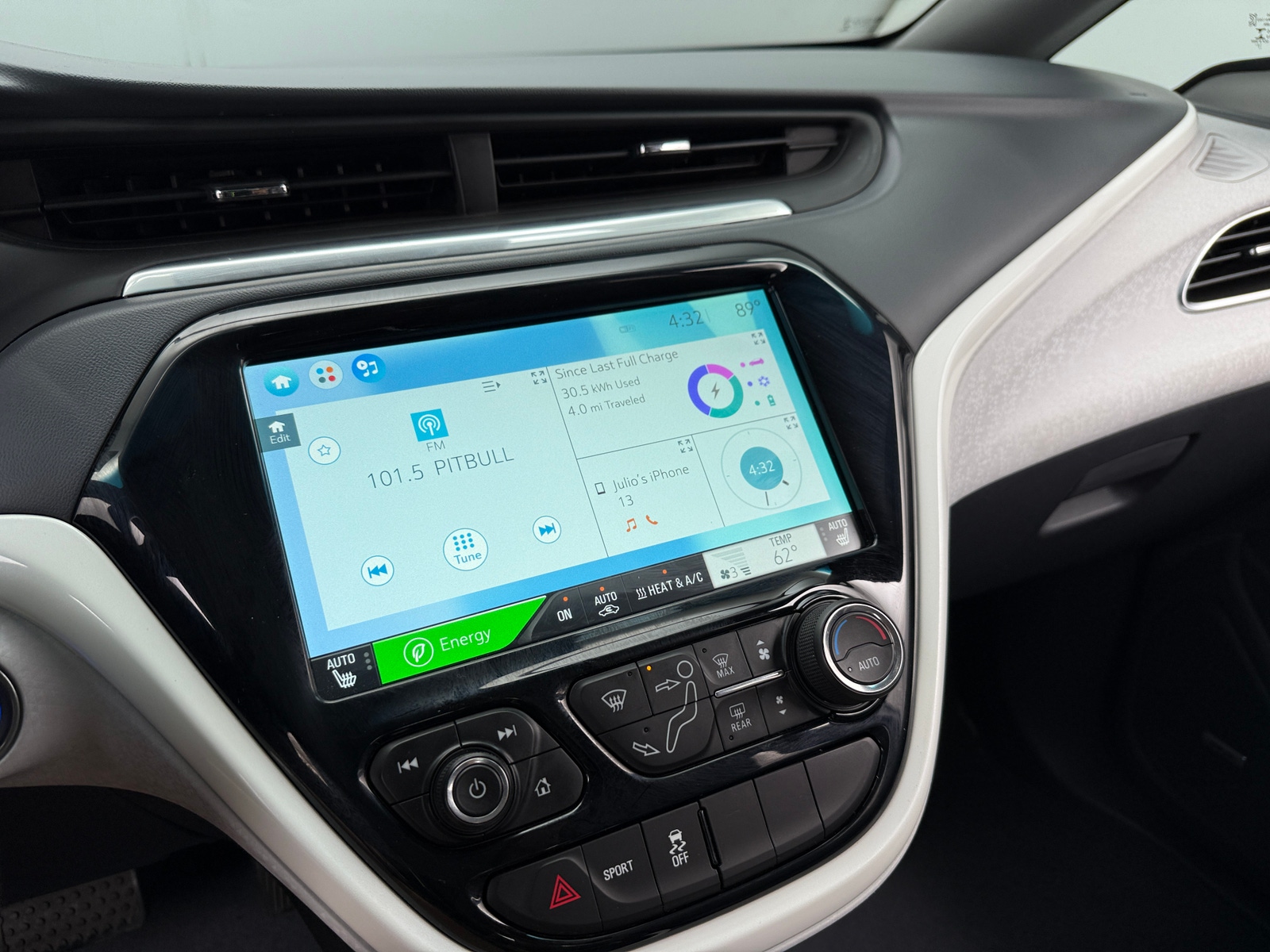 Thumbnail: 2017 Chevrolet Bolt EV - 3