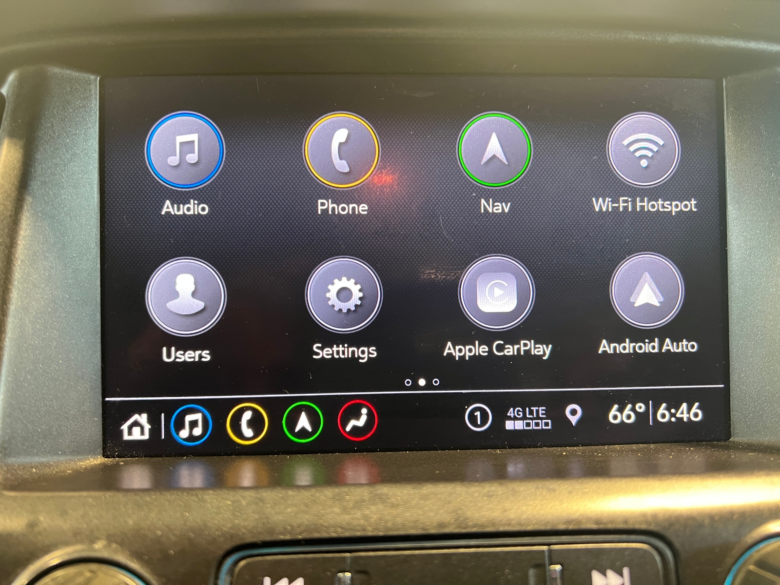 Thumbnail: 2021 Chevrolet Colorado - 3
