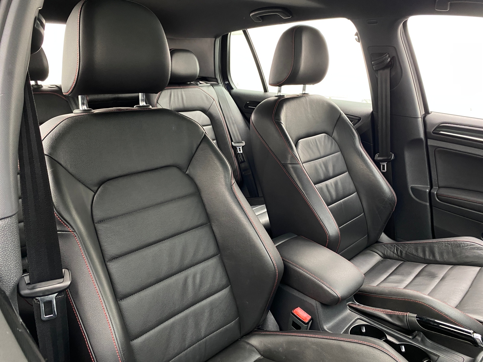 Thumbnail: 2016 Volkswagen Golf - 2