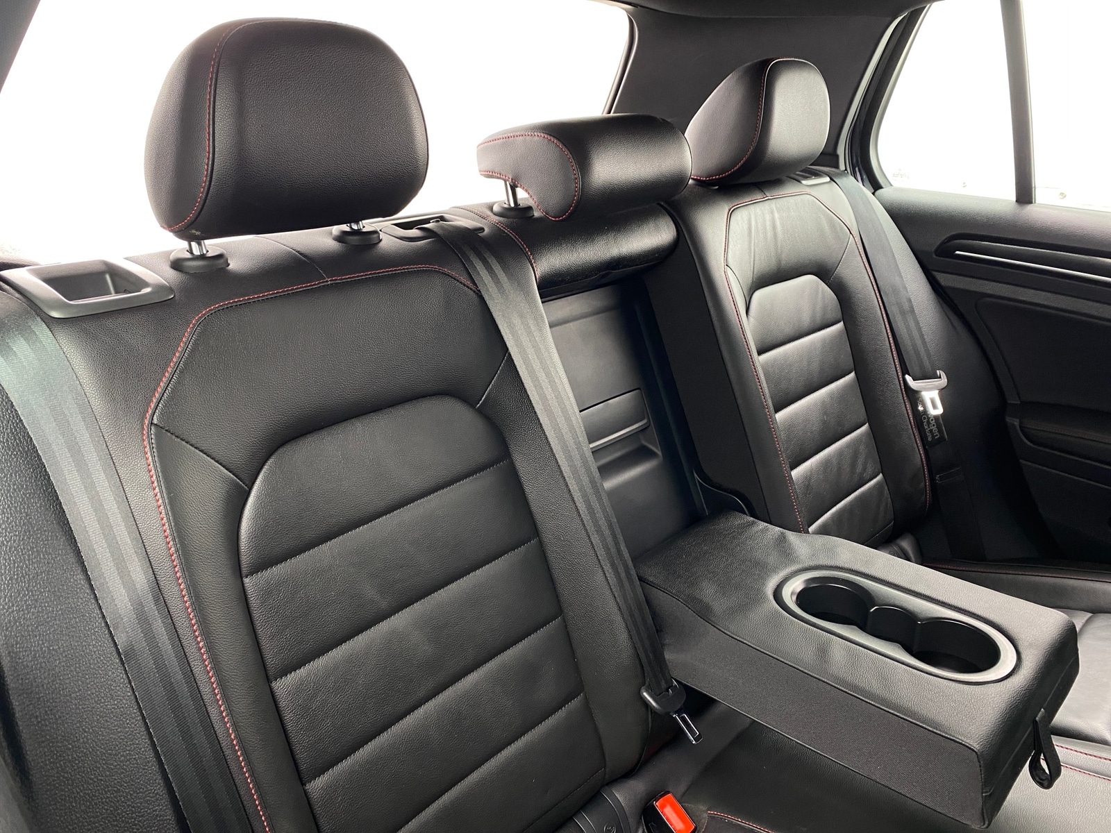 Thumbnail: 2016 Volkswagen Golf - 6