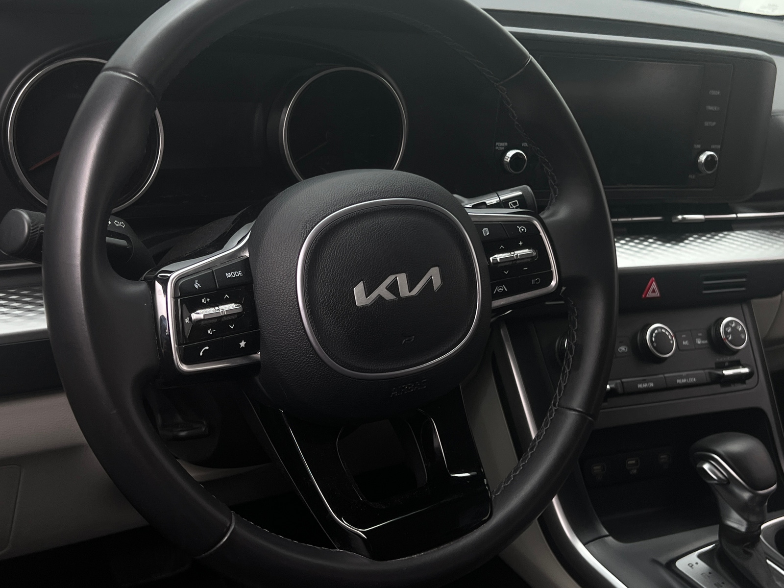 Thumbnail: 2024 Kia Carnival - 4