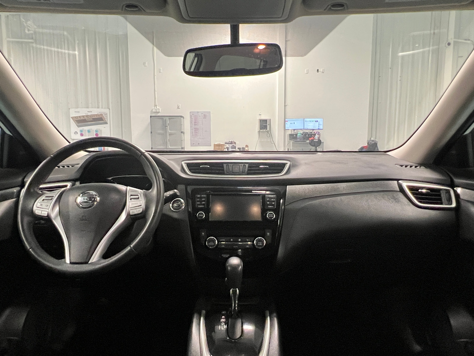 Thumbnail: 2016 Nissan Rogue - 2