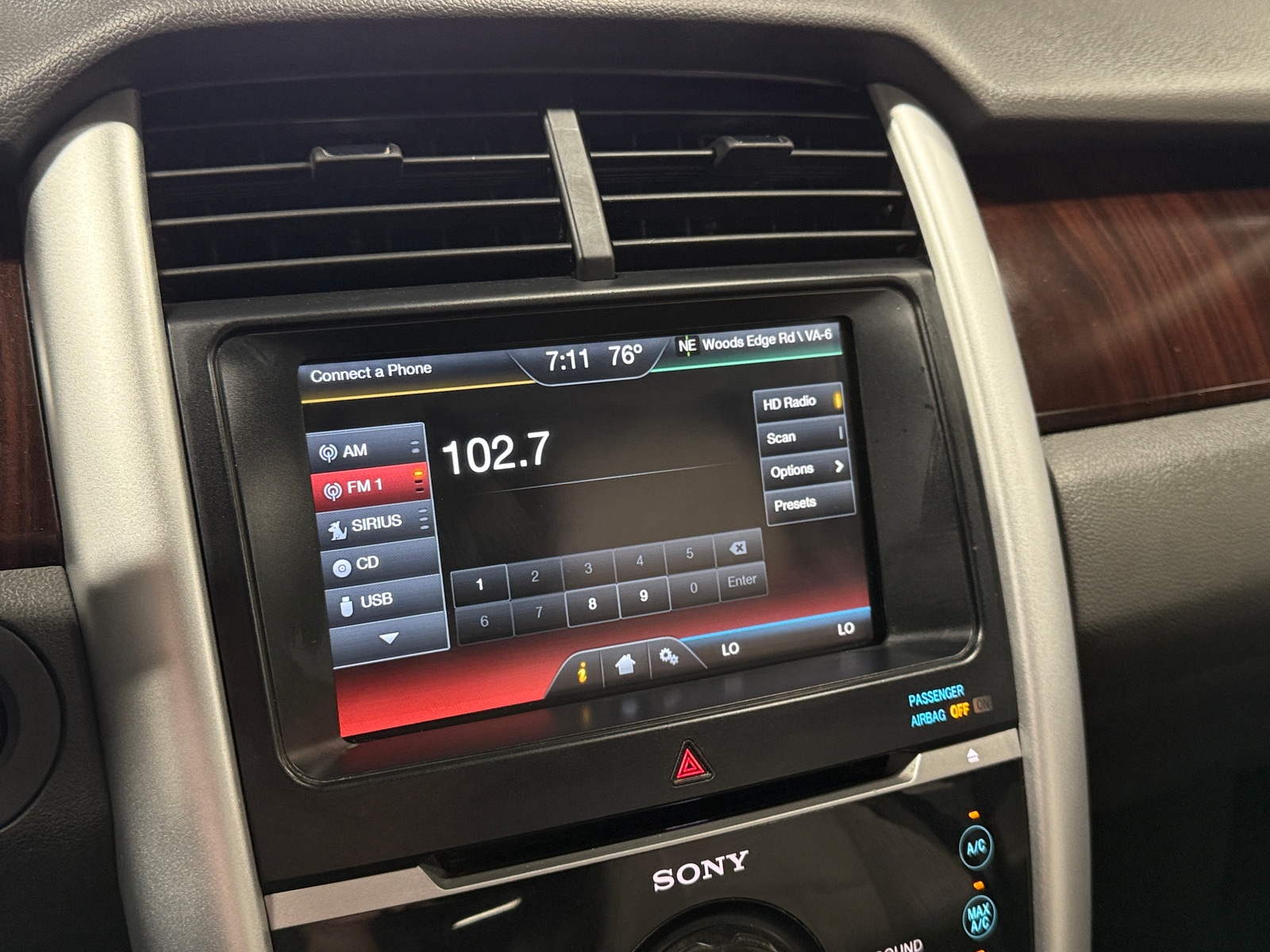 Thumbnail: 2012 Ford Edge - 3