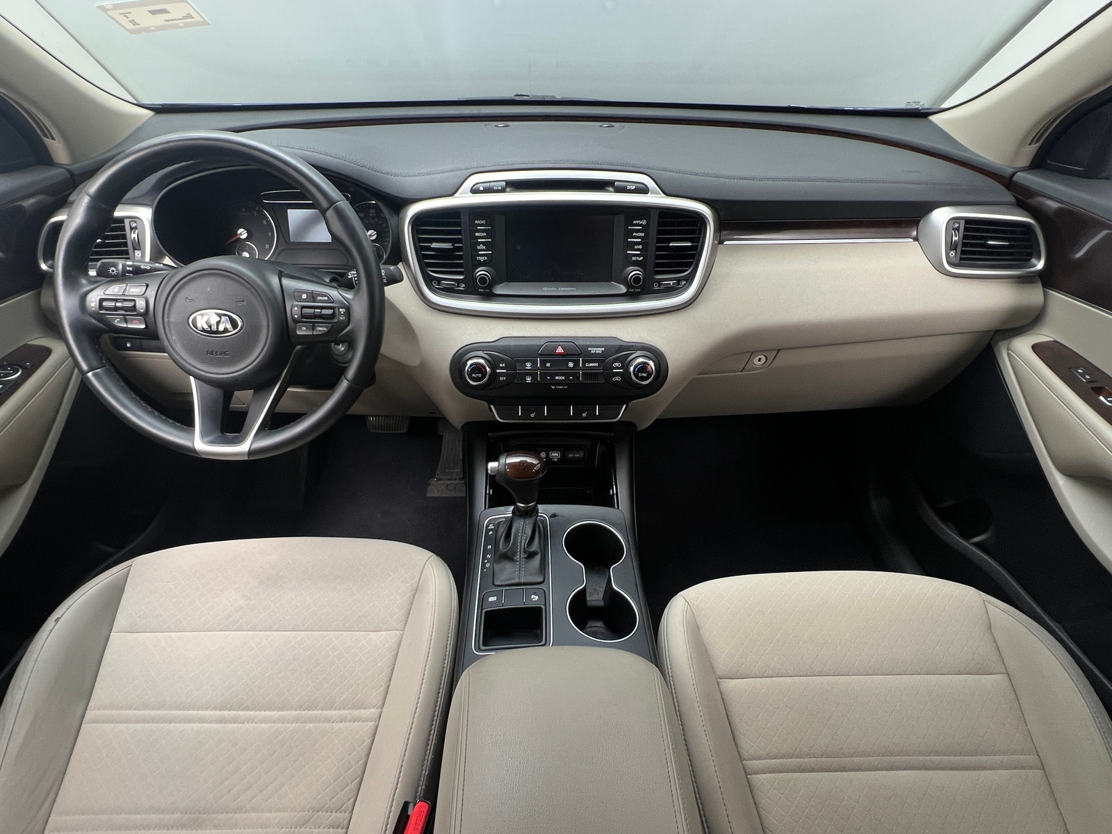 Thumbnail: 2018 Kia Sorento - 3