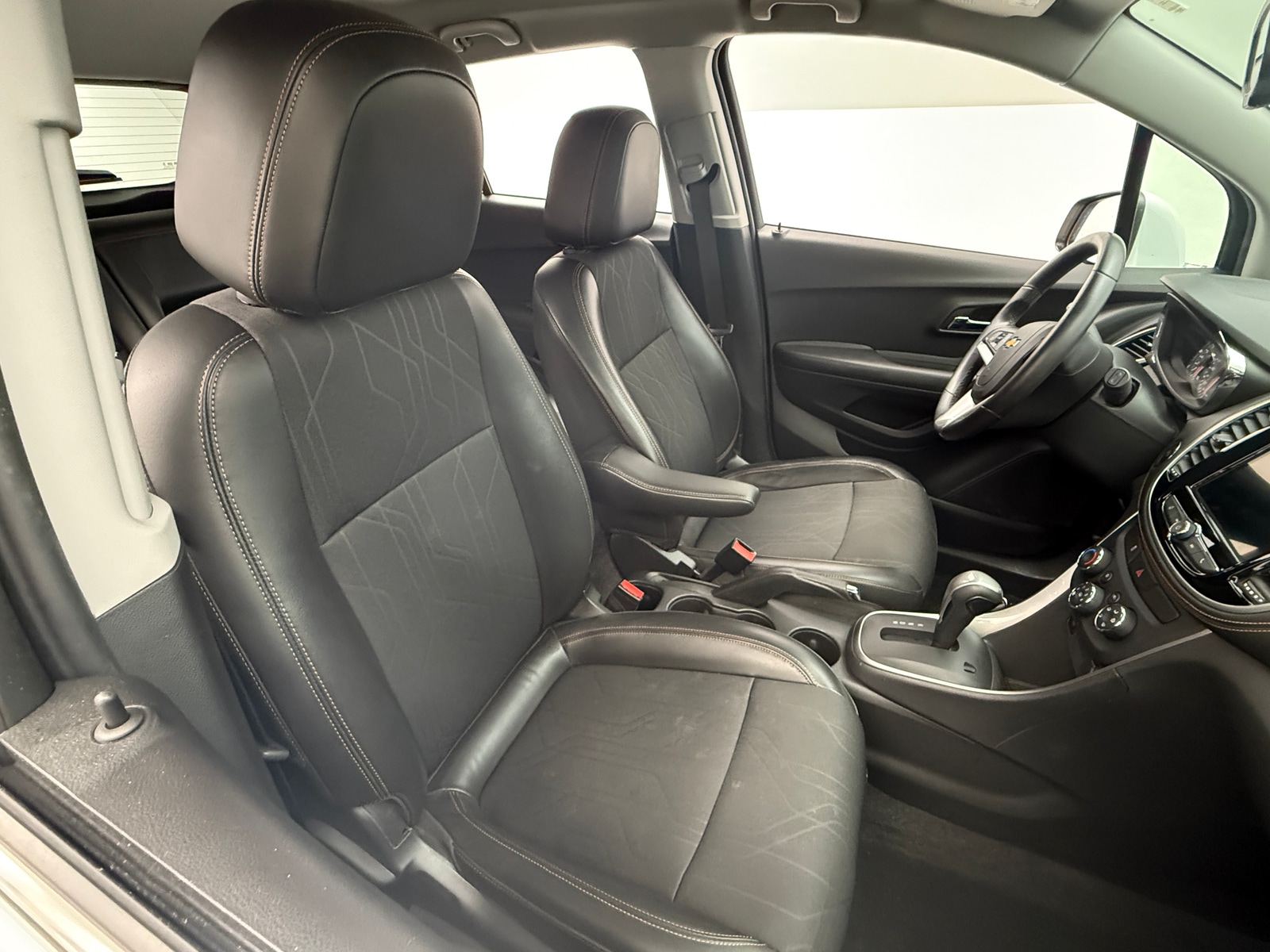 Thumbnail: 2018 Chevrolet Trax - 2