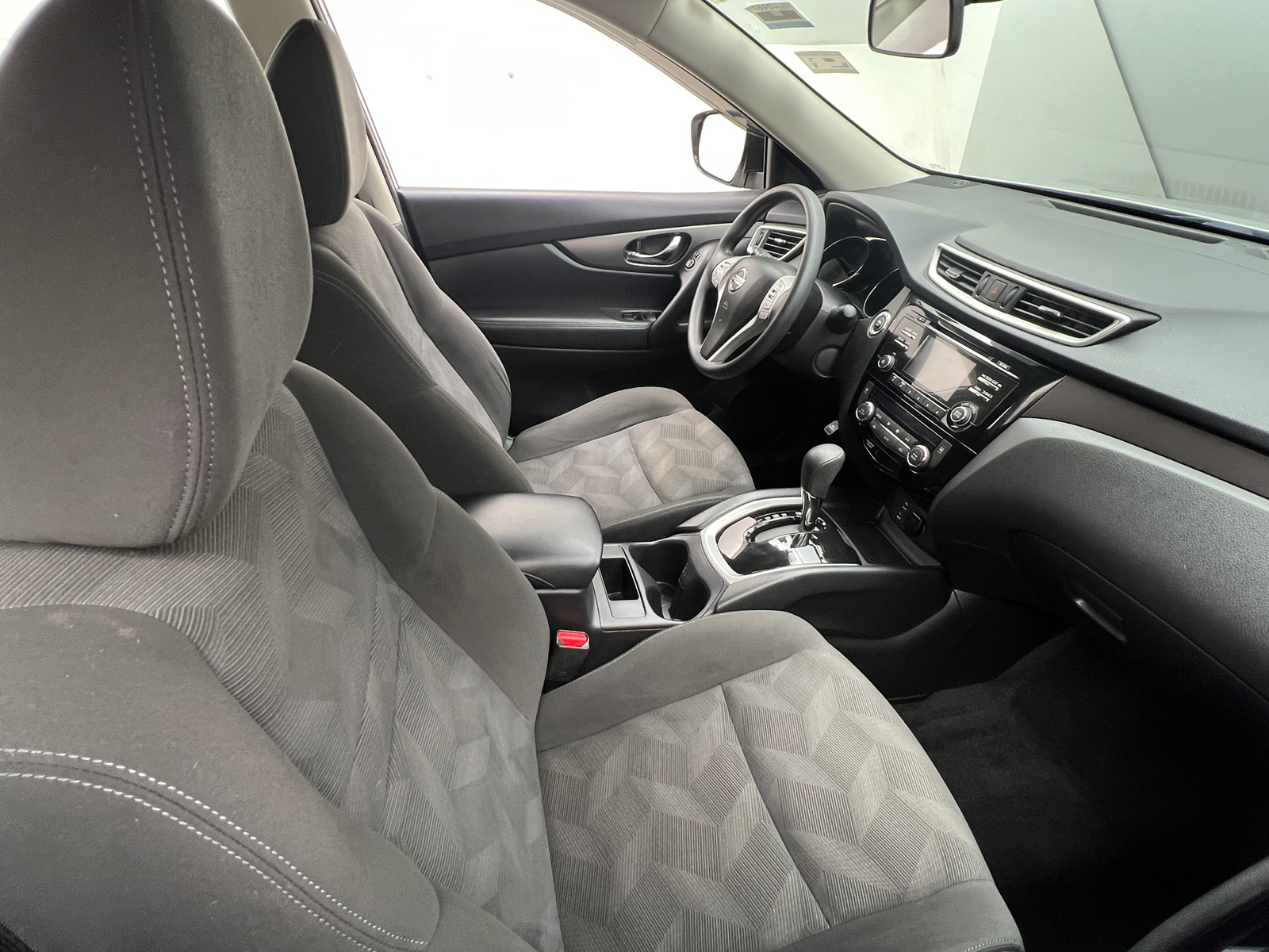 Thumbnail: 2016 Nissan Rogue - 2
