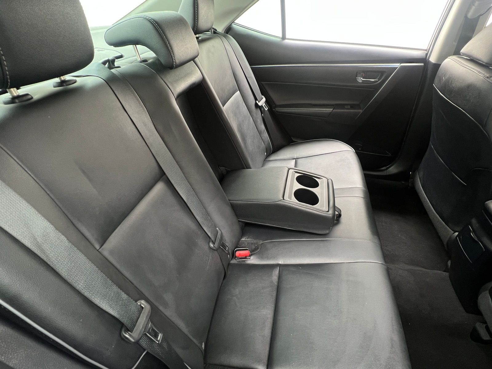Thumbnail: 2015 Toyota Corolla - 6