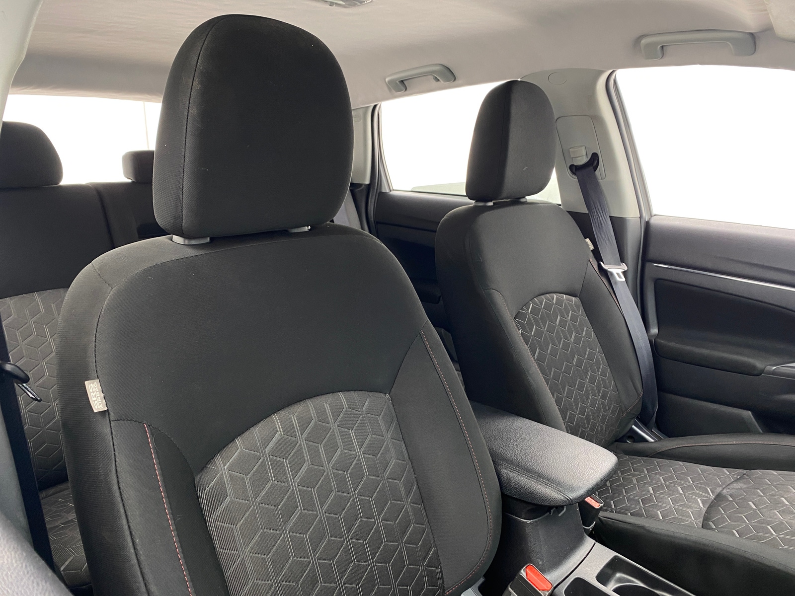 Thumbnail: 2024 Mitsubishi Outlander Sport - 2