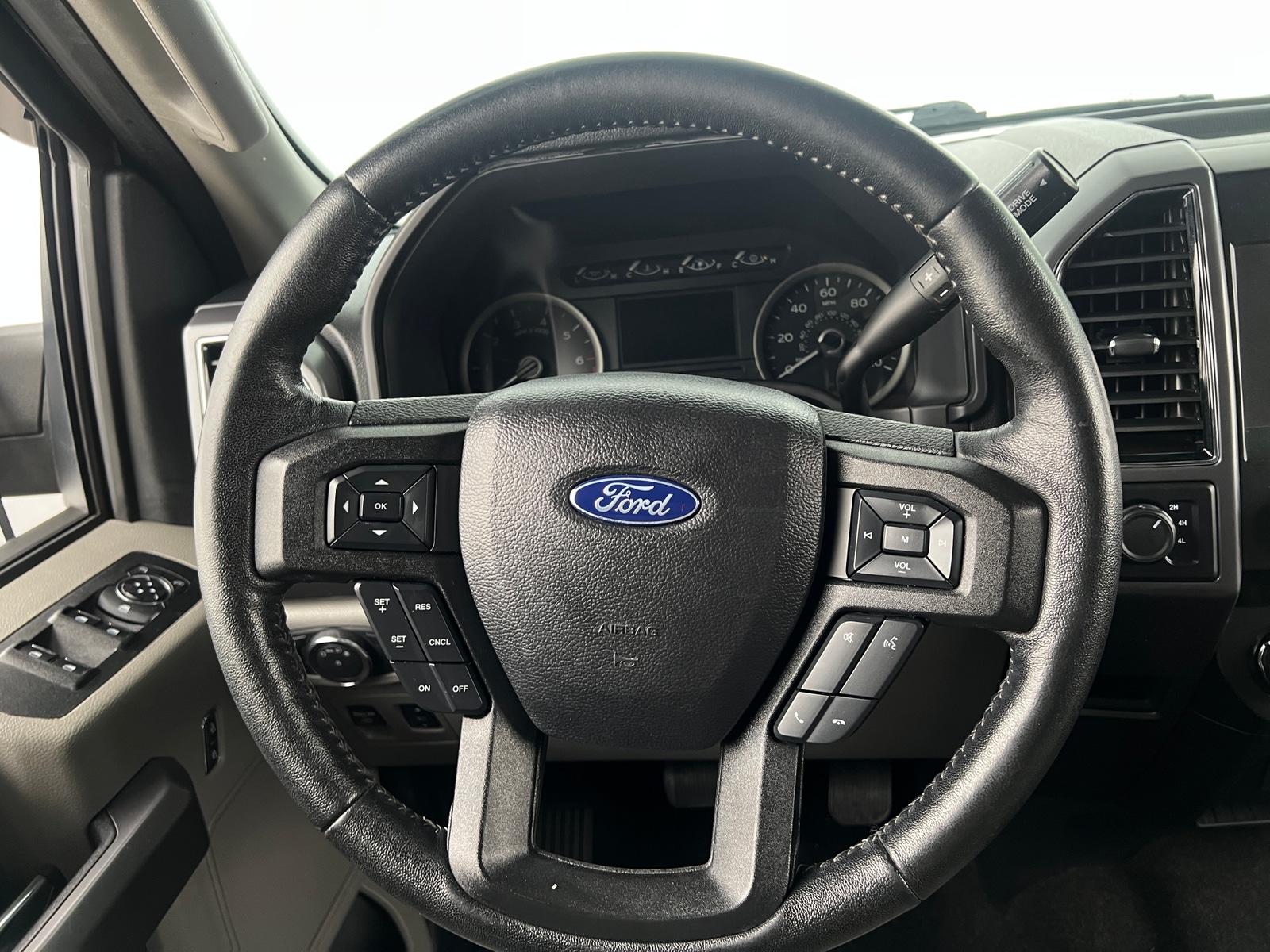 Thumbnail: 2019 Ford Econoline - 5