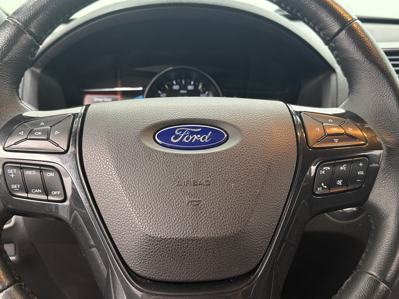 Thumbnail: 2018 Ford Explorer - 5