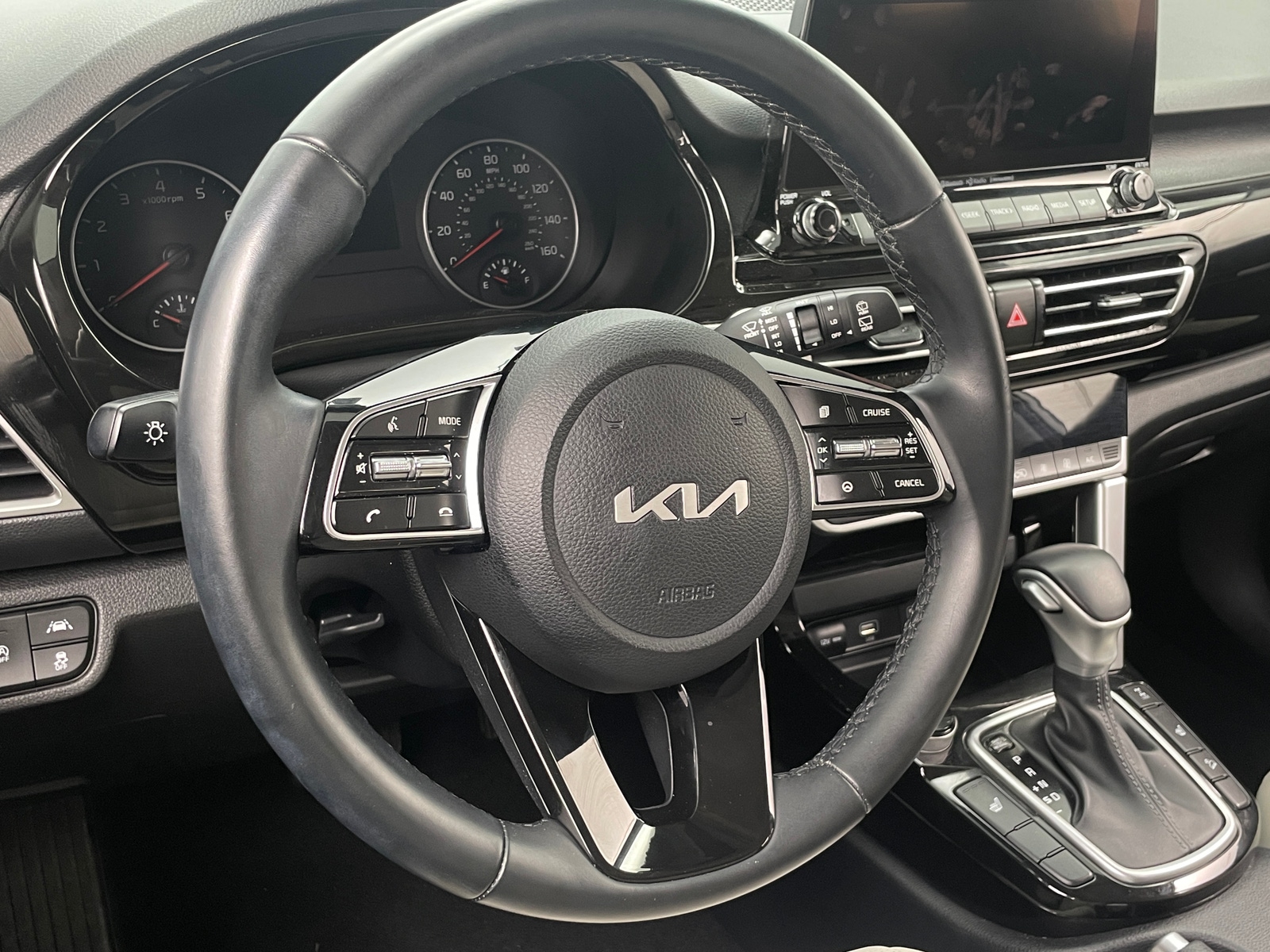 Thumbnail: 2023 Kia Seltos - 4