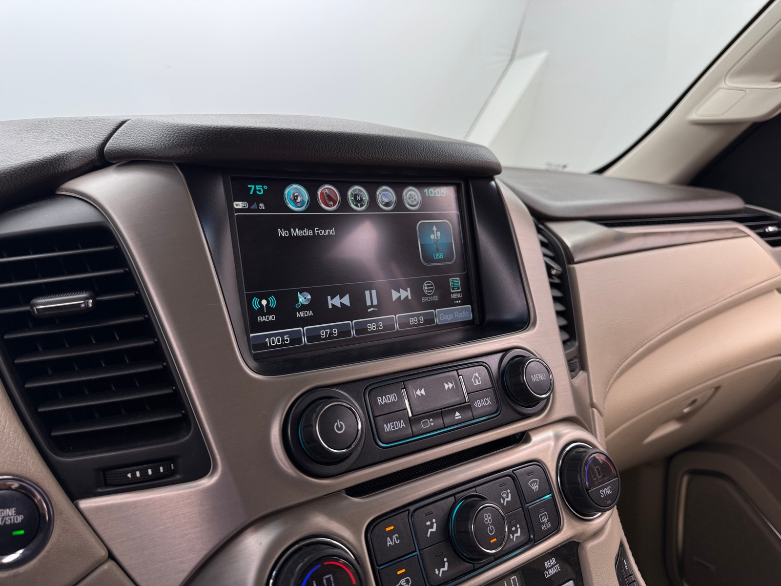 Thumbnail: 2019 GMC Yukon XL - 3